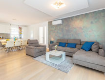 Villa Roko: Luxe vrijstaande villa met privézwembad en sauna bij Malinska - thumbnail 5
