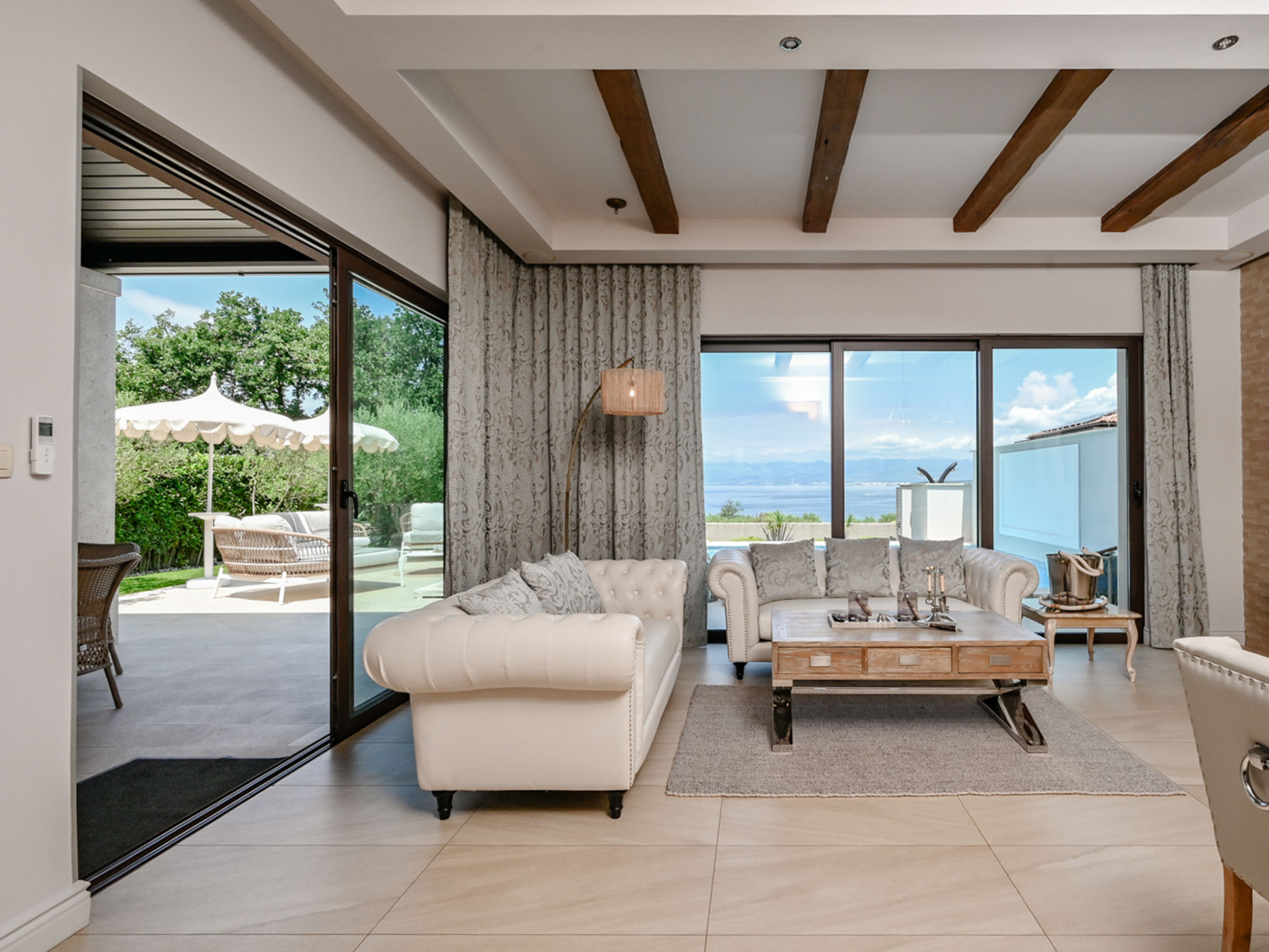 Villa Prestige Deluxe-Inside