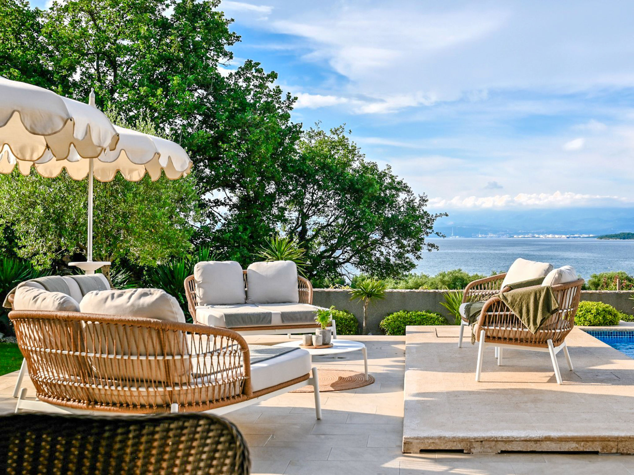 Villa Prestige Deluxe-Outside