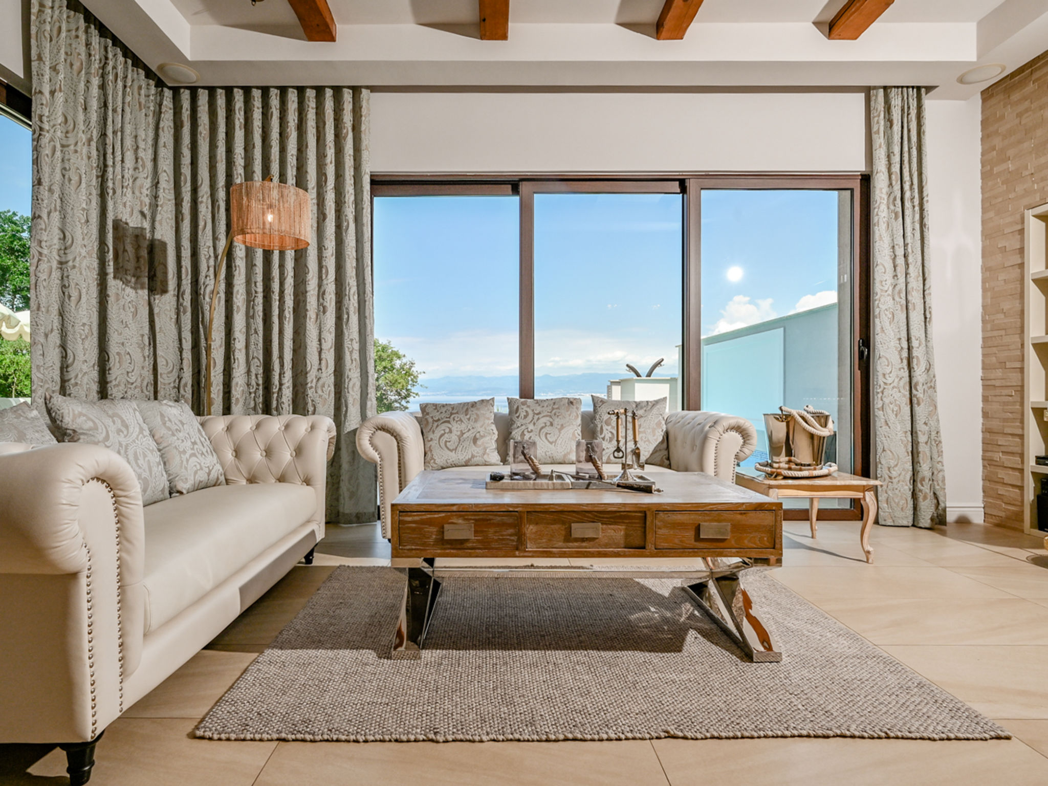 Villa Prestige Deluxe-Inside