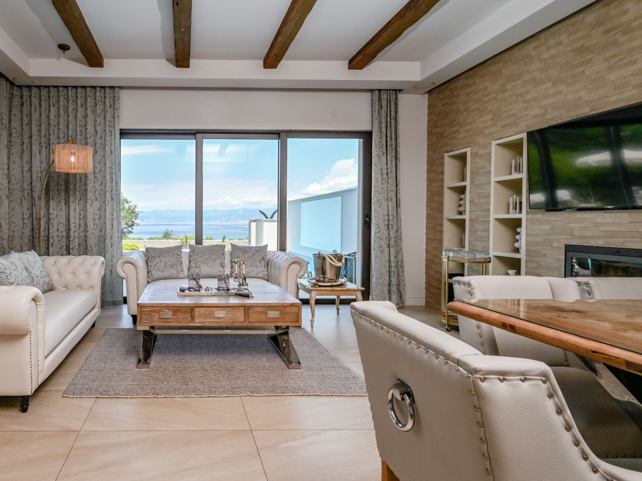 Villa Prestige Deluxe-Inside