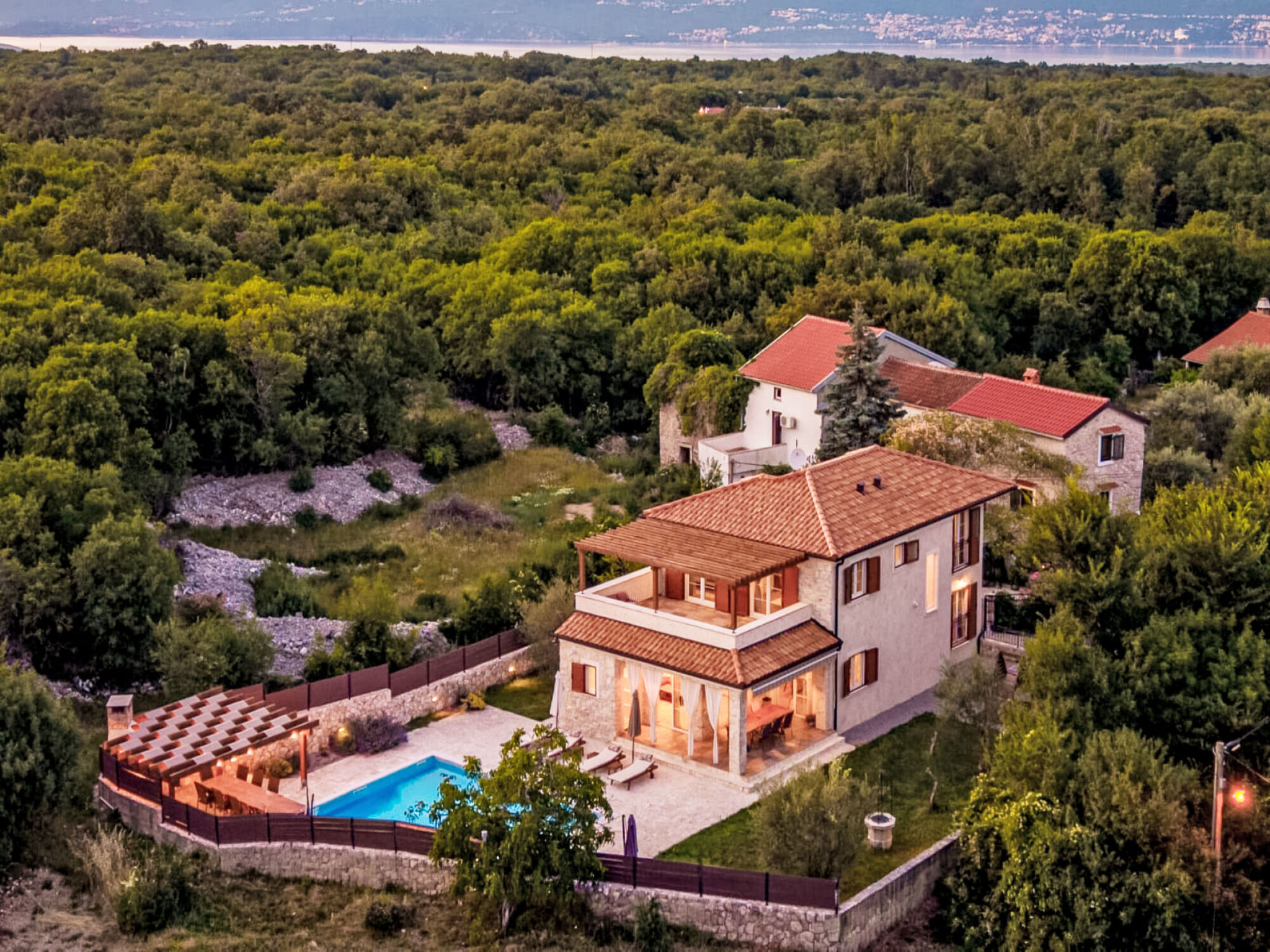 Mediterranean Villa LuLu on Krk - Buiten