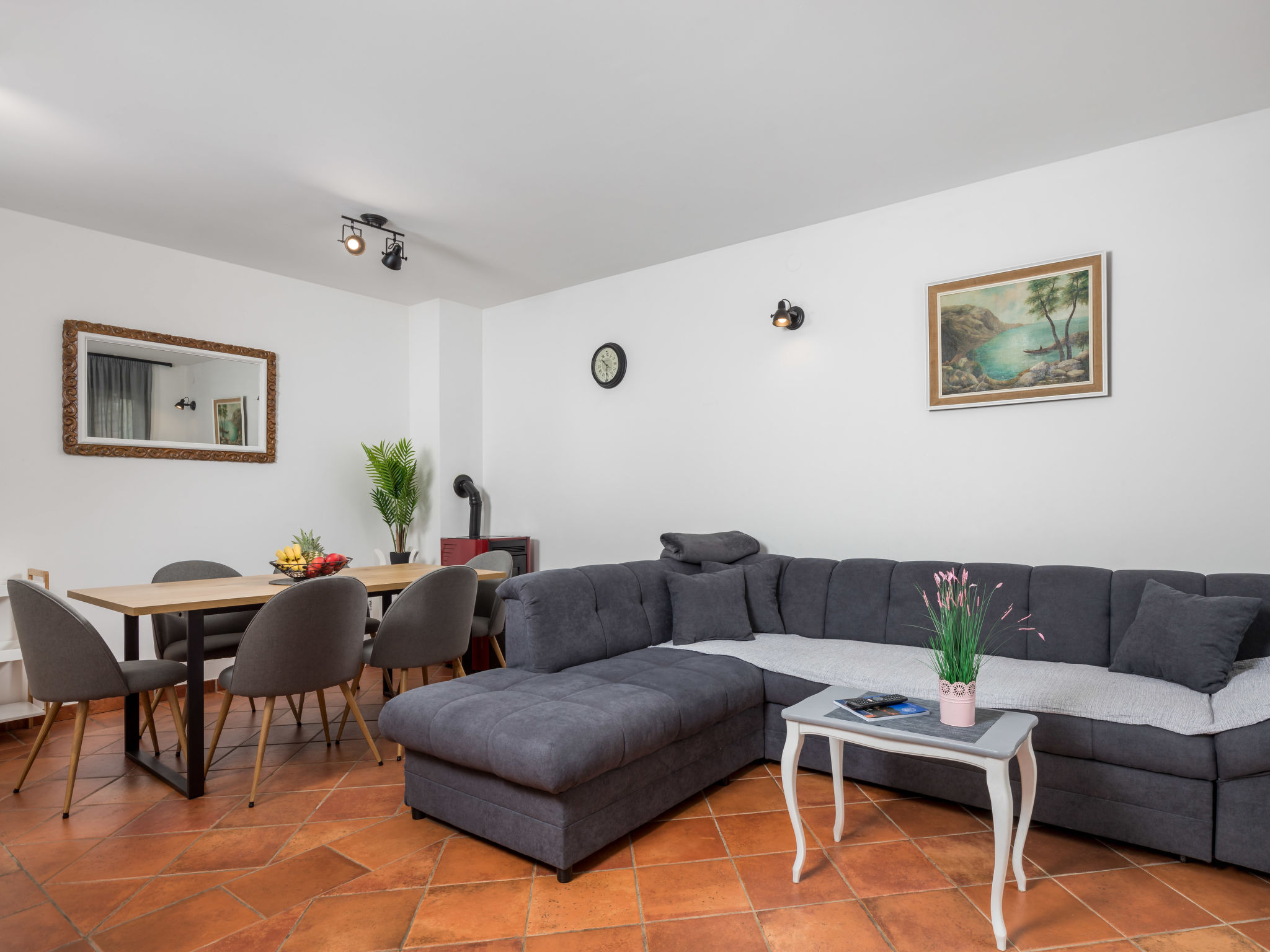 Kitchen / Dining Room