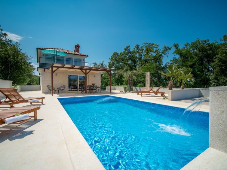 6-persoons vakantiehuis met verwarmd privézwembad in Dobrinj, Krk in Krk/Dobrinj