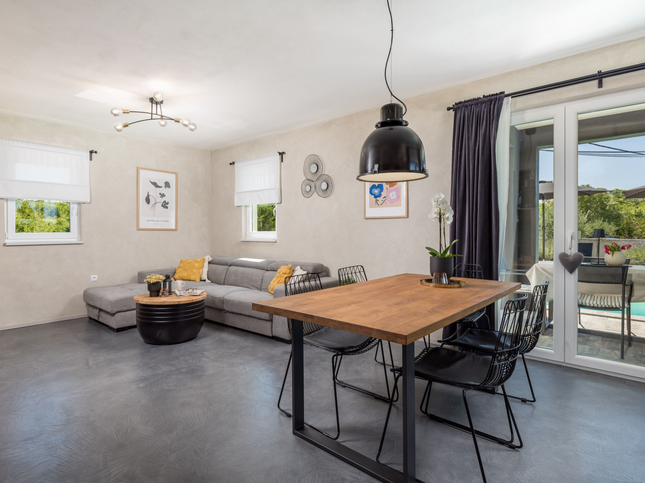 Kitchen / Dining Room