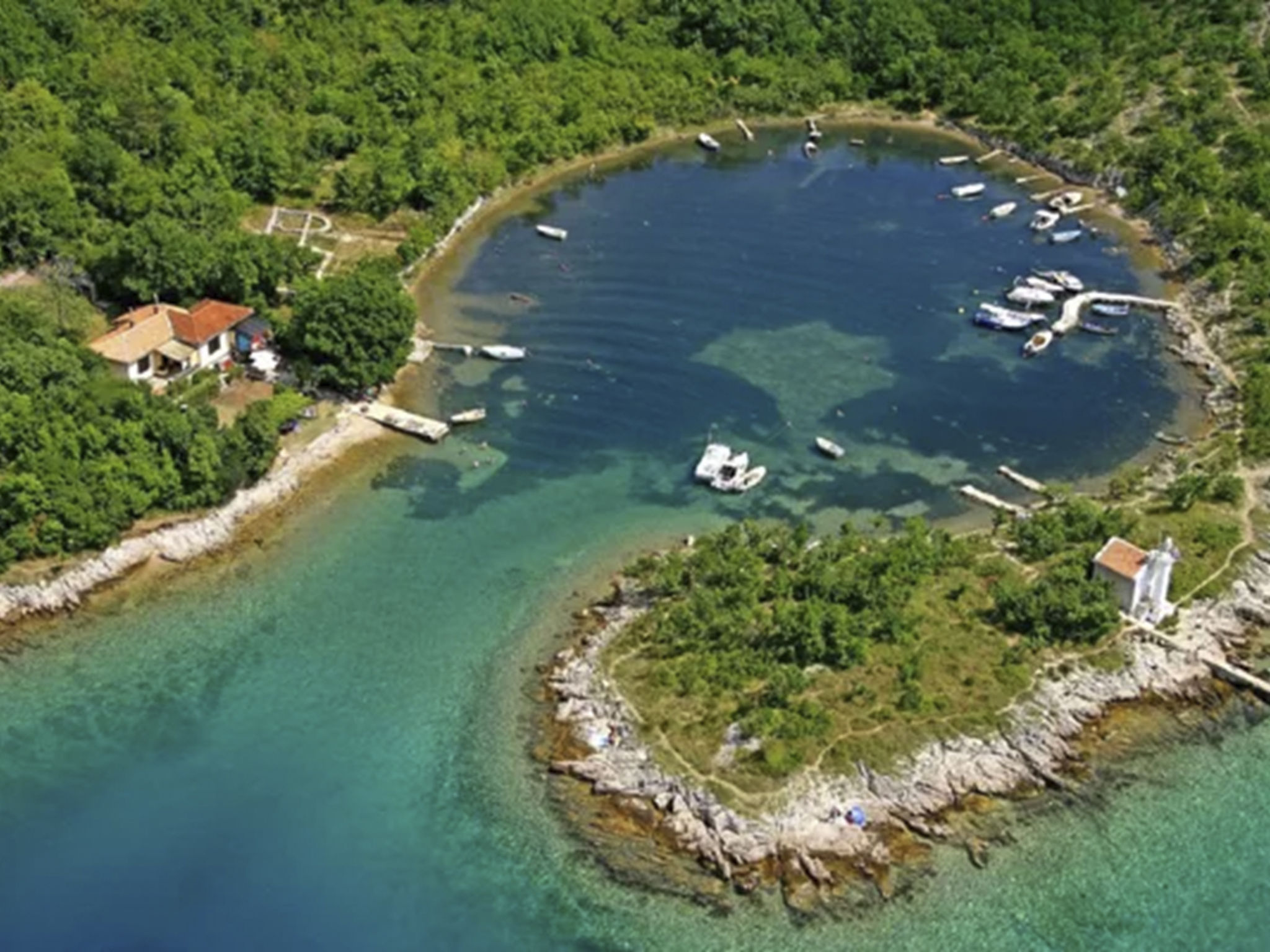 Neue Villa mit Pool und Meerblick-Image-tags.info