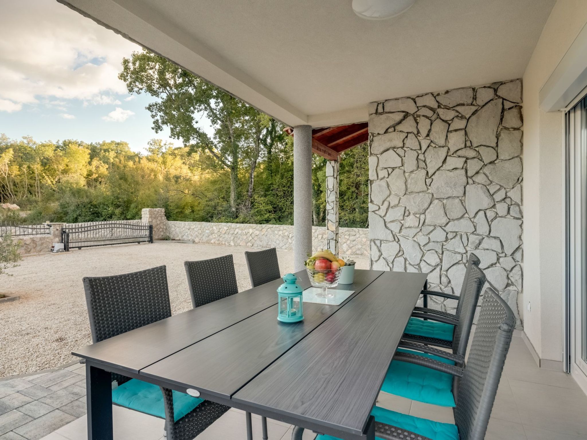 Neue Villa mit Pool und Meerblick-Image-tags.info