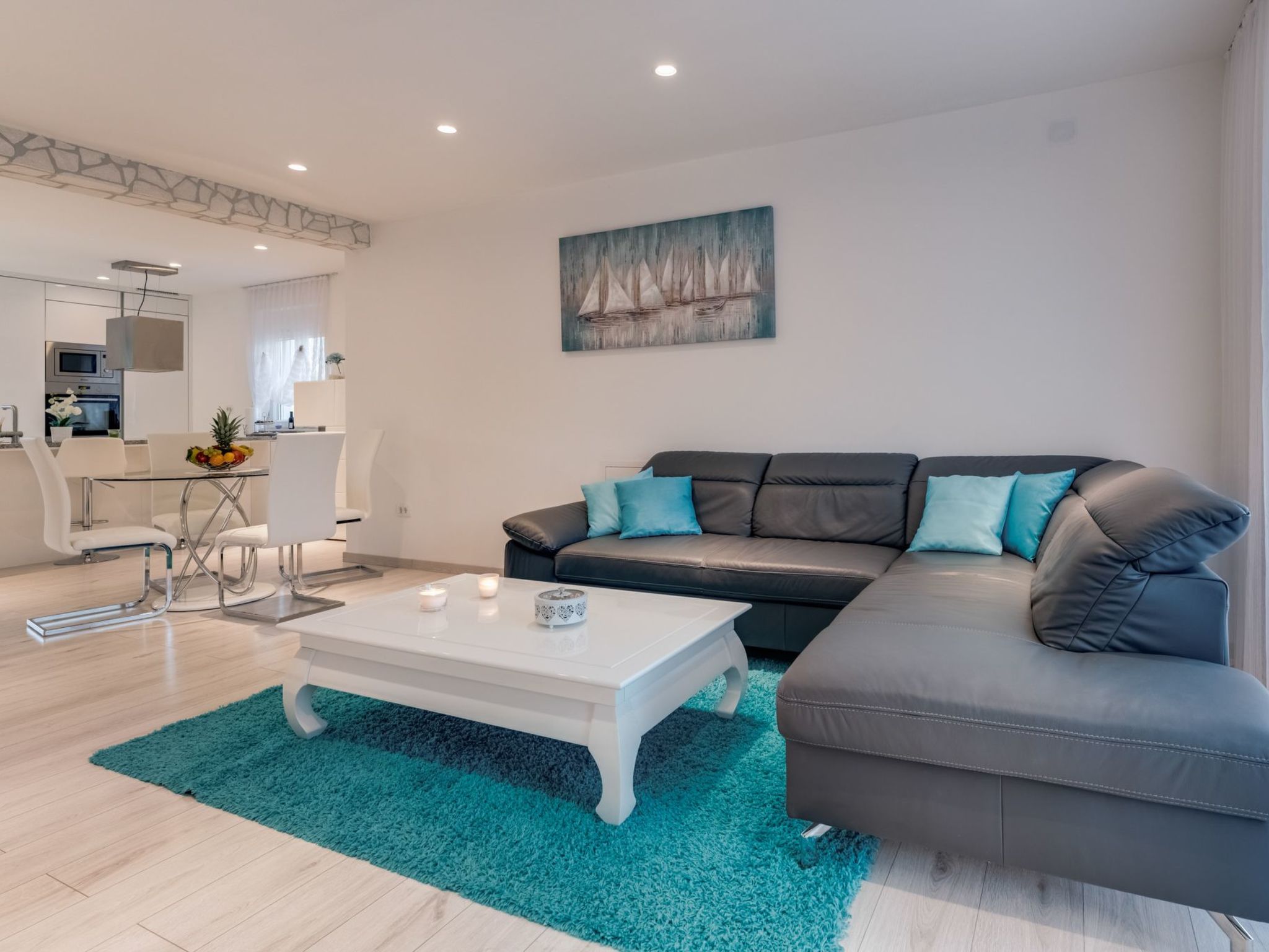 Neue Villa mit Pool und Meerblick-Image-tags.info