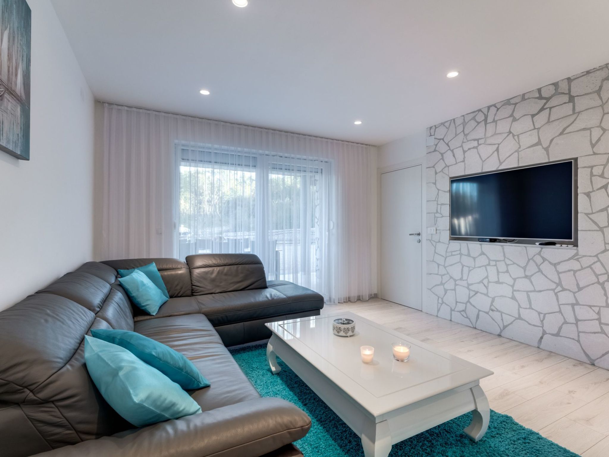 Neue Villa mit Pool und Meerblick-Image-tags.info