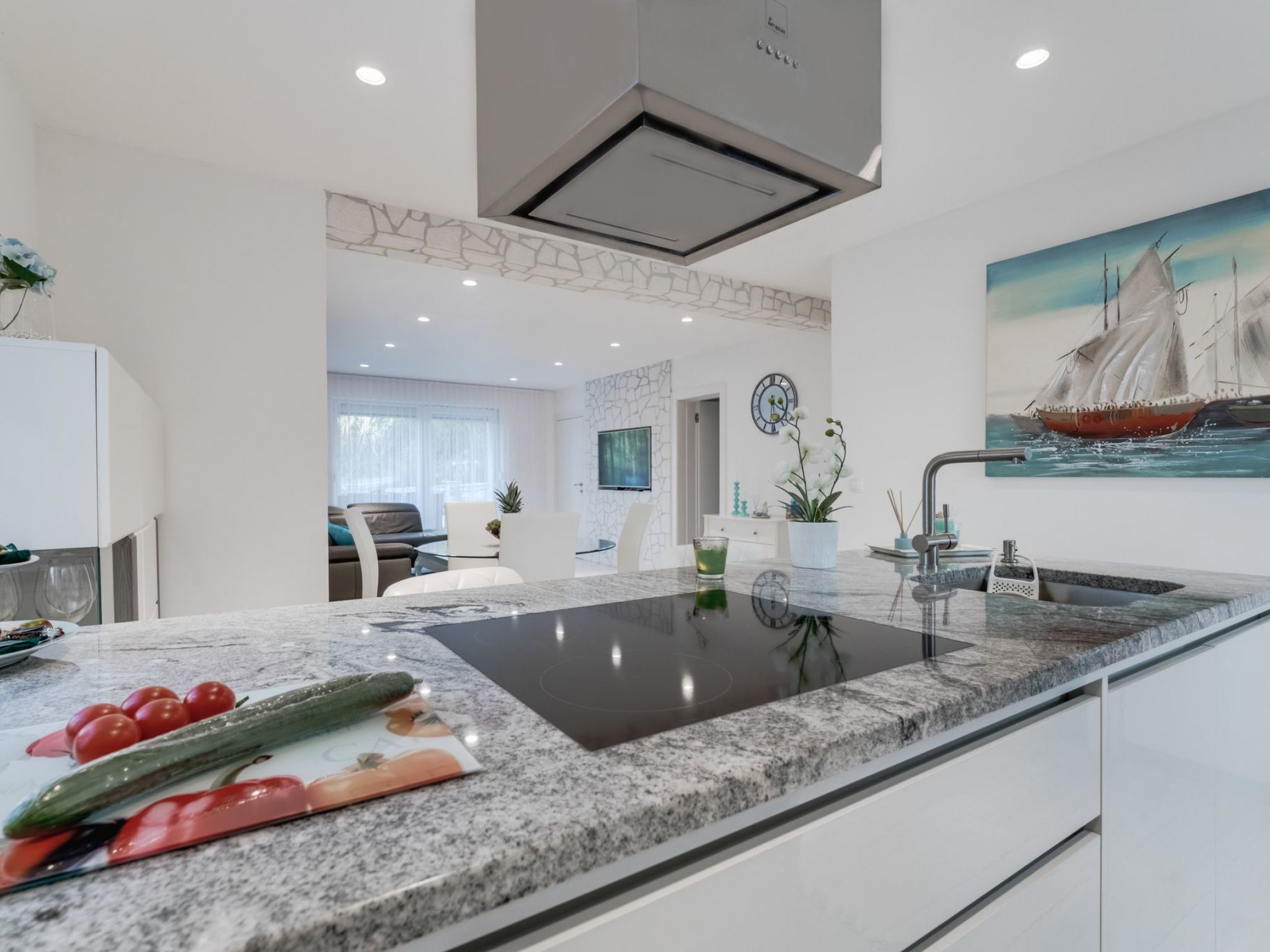 Neue Villa mit Pool und Meerblick-Image-tags.info