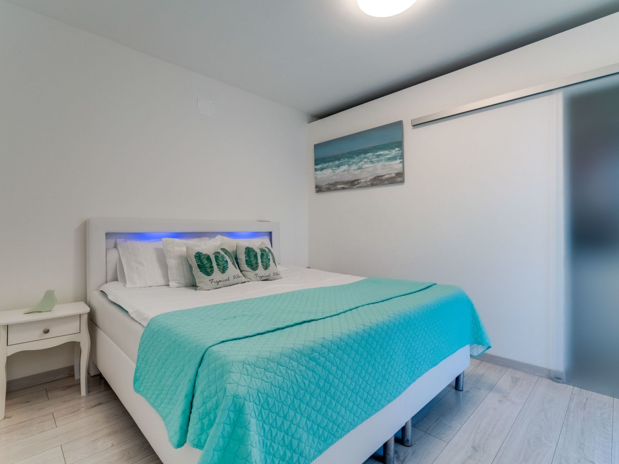 Neue Villa mit Pool und Meerblick-Image-tags.info