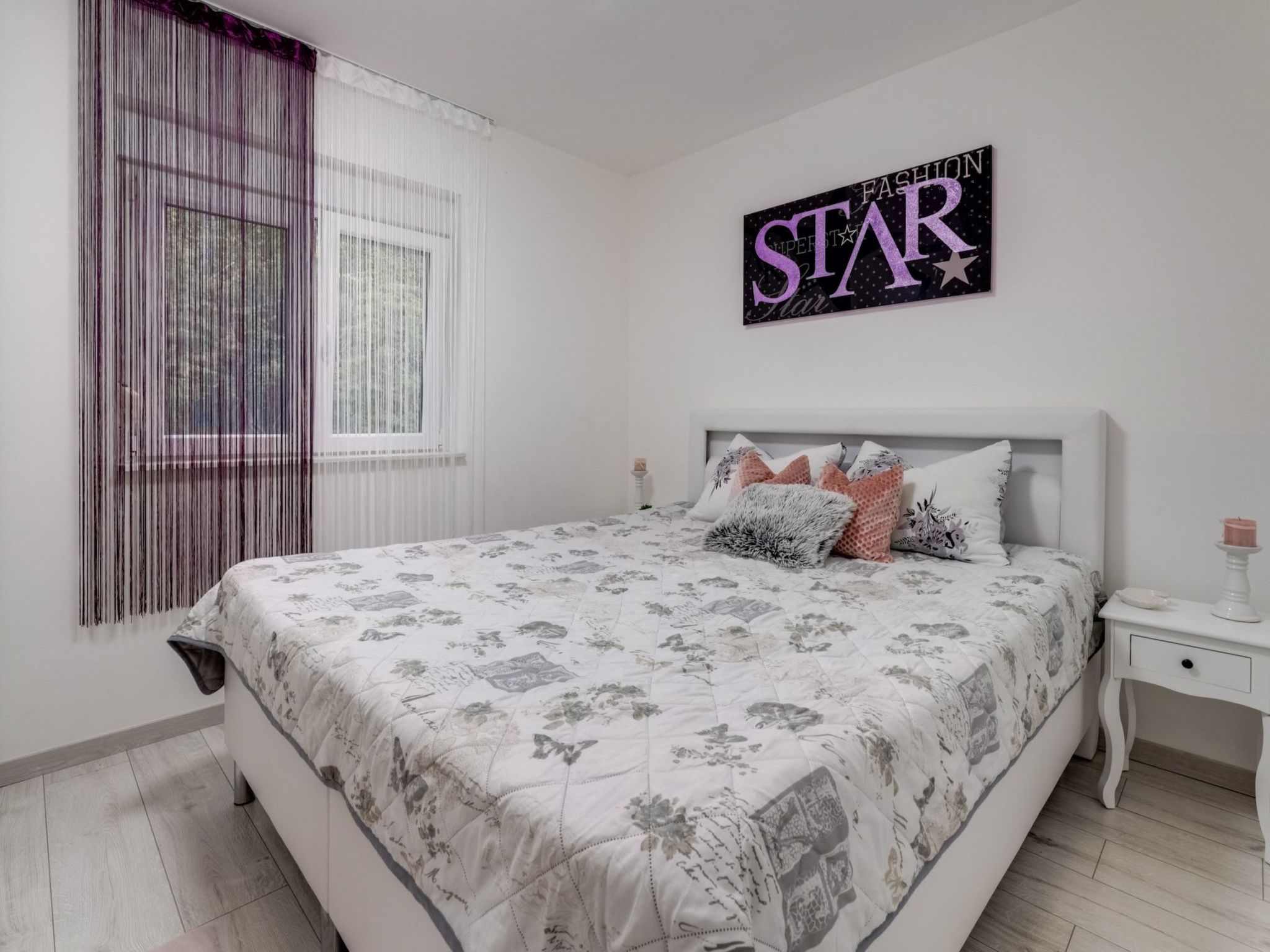 Neue Villa mit Pool und Meerblick-Image-tags.info