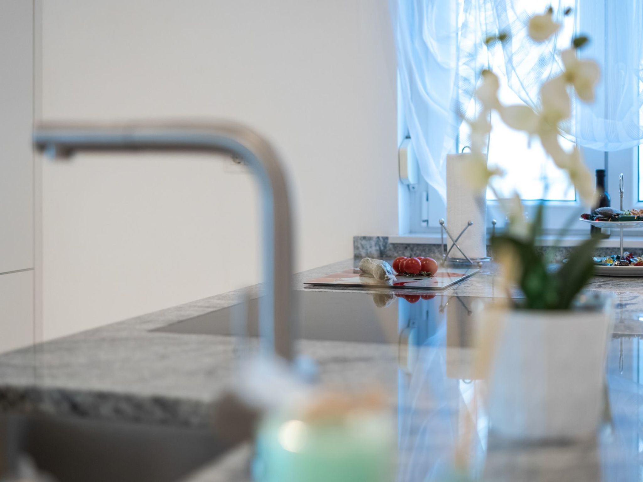 Neue Villa mit Pool und Meerblick-Image-tags.info