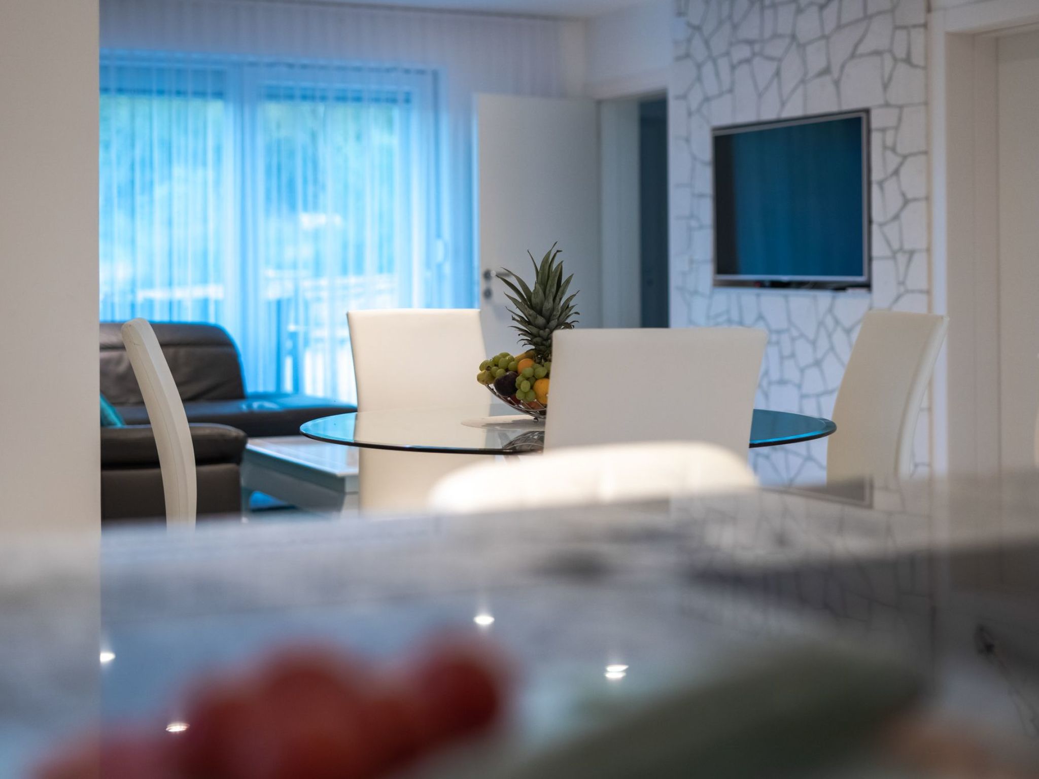 Neue Villa mit Pool und Meerblick-Image-tags.info