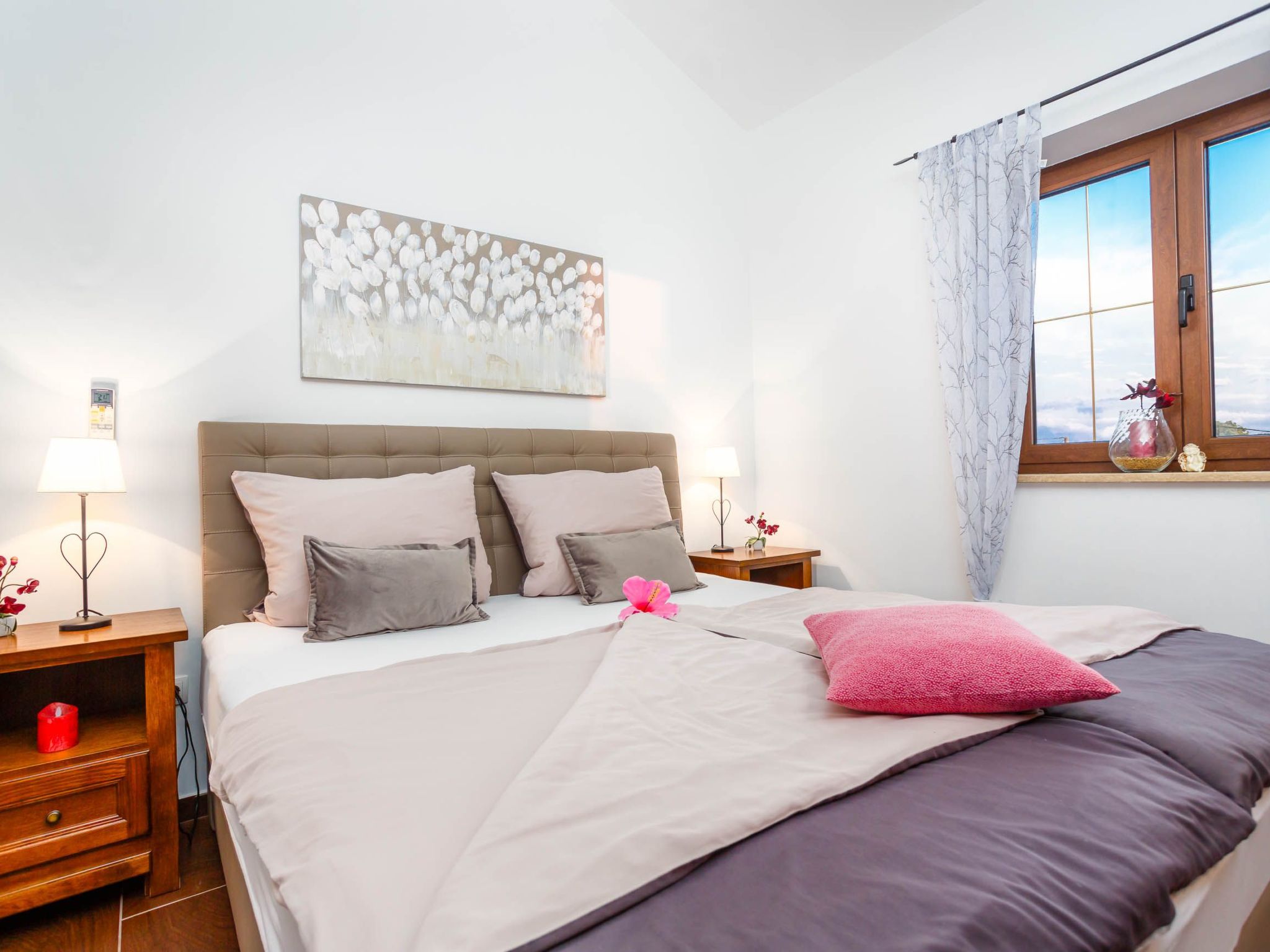 Villa Kamenica  im mediterranen Stil mit Innen- und Außenpool-Image-tags.info