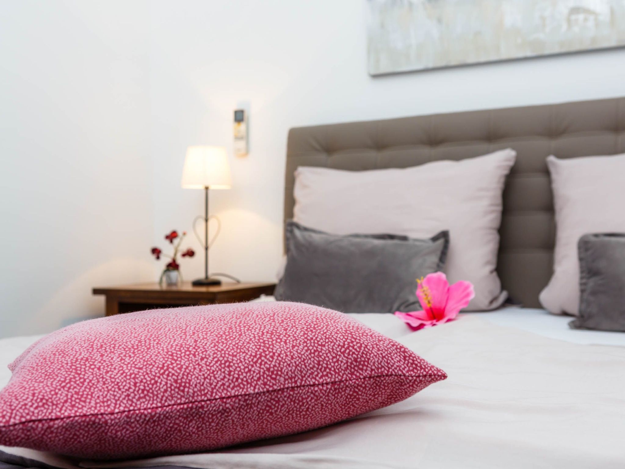 Villa Kamenica  im mediterranen Stil mit Innen- und Außenpool-Image-tags.info