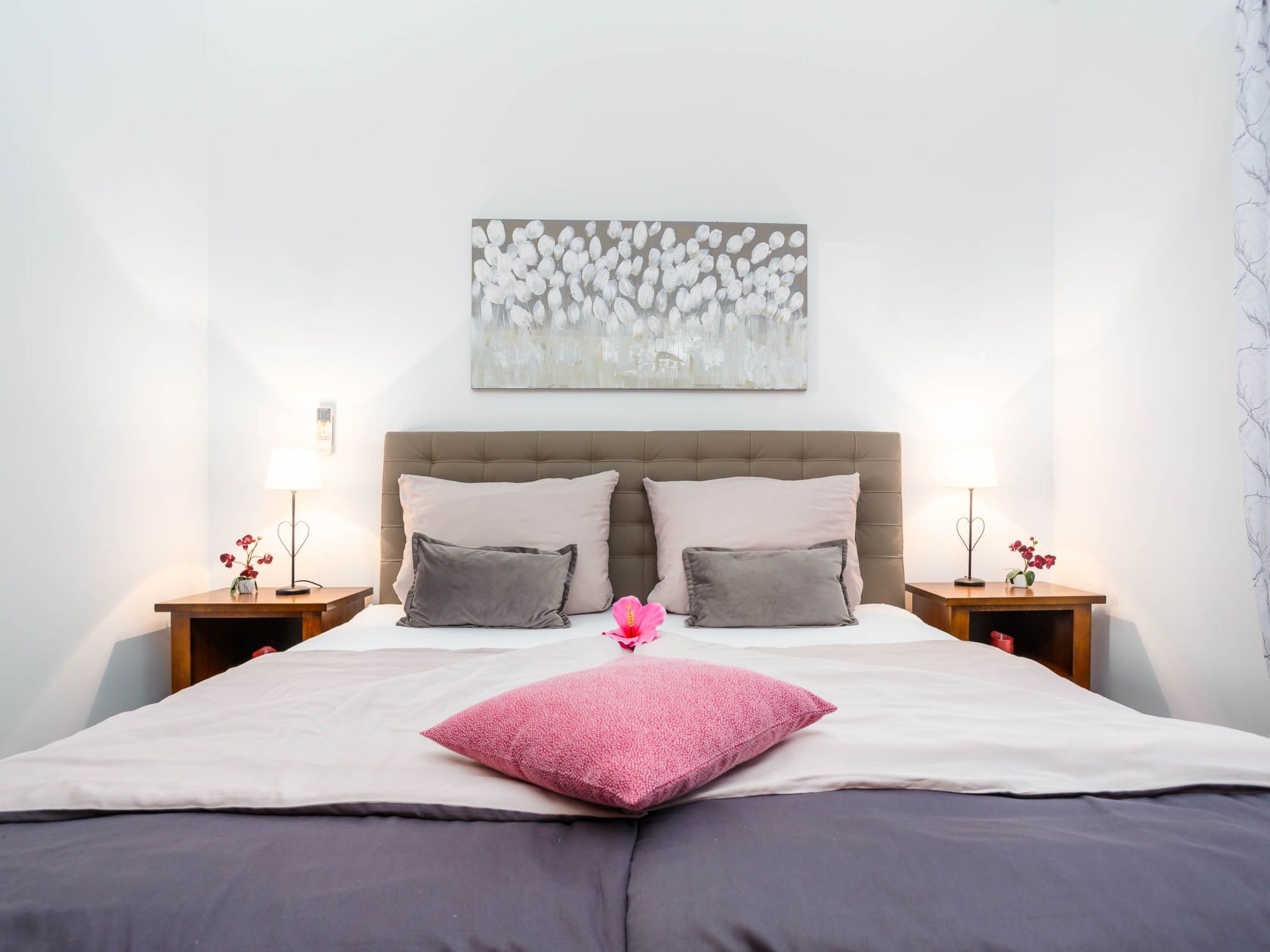 Villa Kamenica  im mediterranen Stil mit Innen- und Außenpool-Image-tags.info