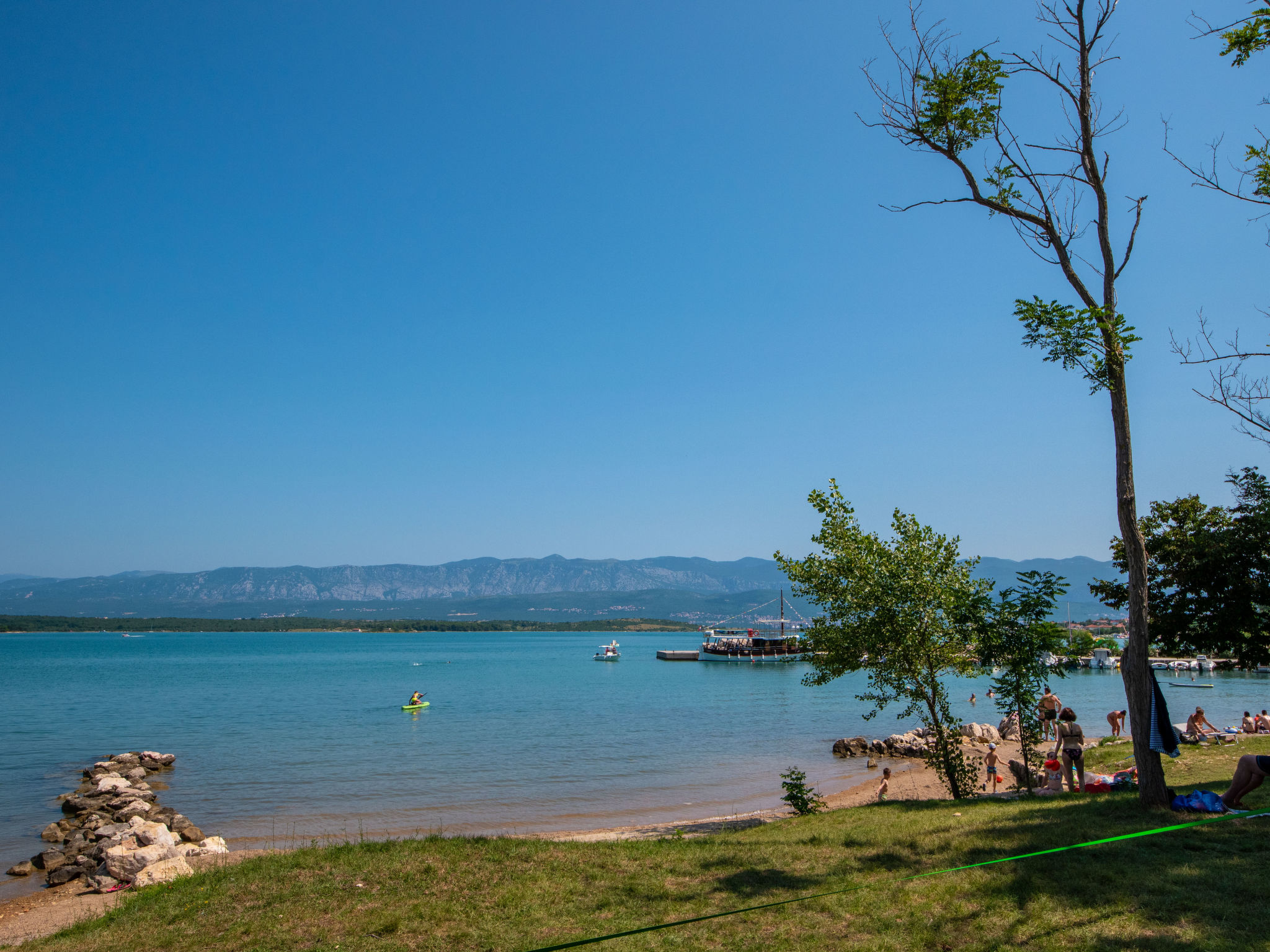 Villa Kamenica  im mediterranen Stil mit Innen- und Außenpool-Area
