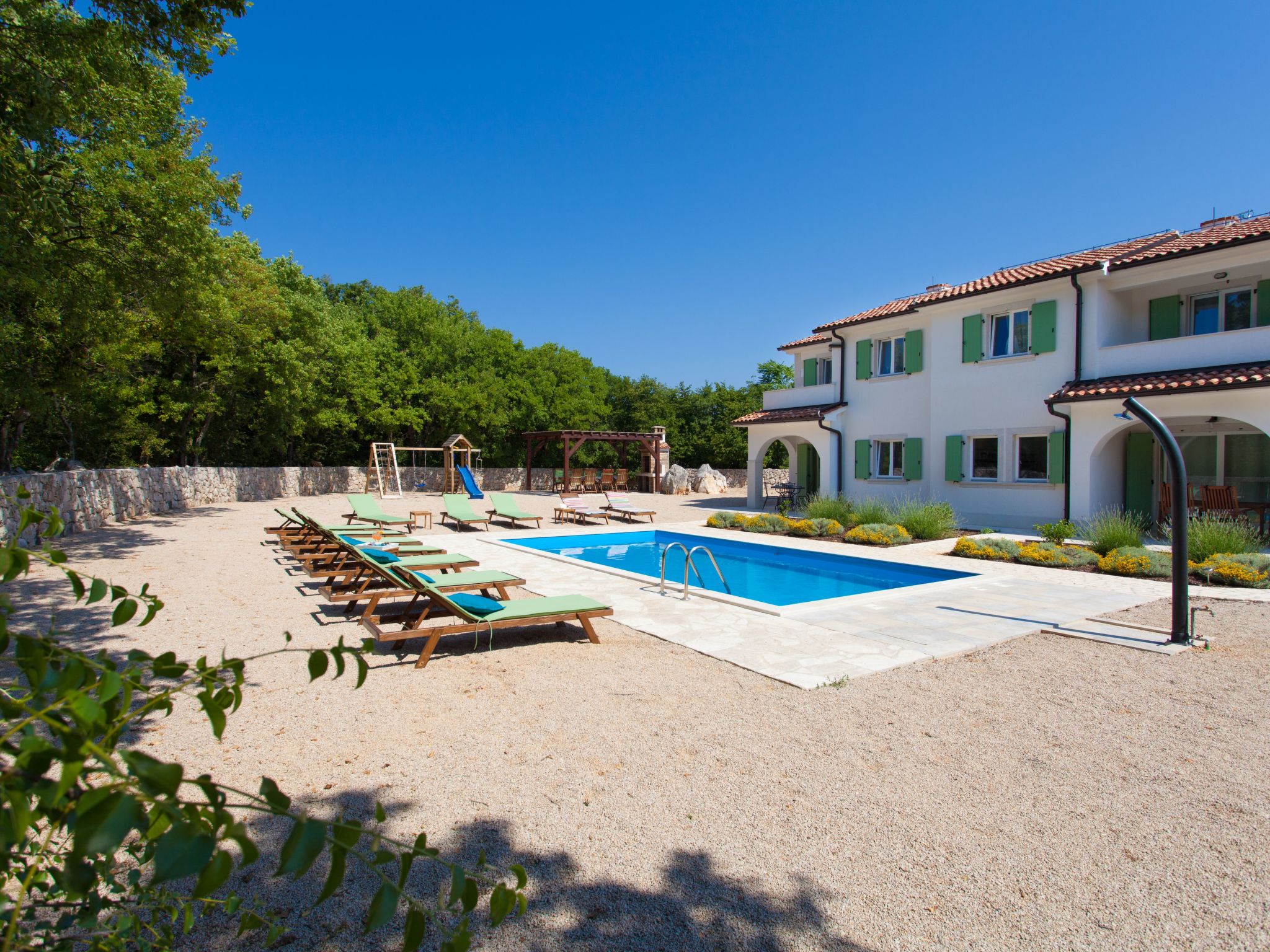 Luxuriöse Villa mit Pool inmitten der Natur-Image-tags.info