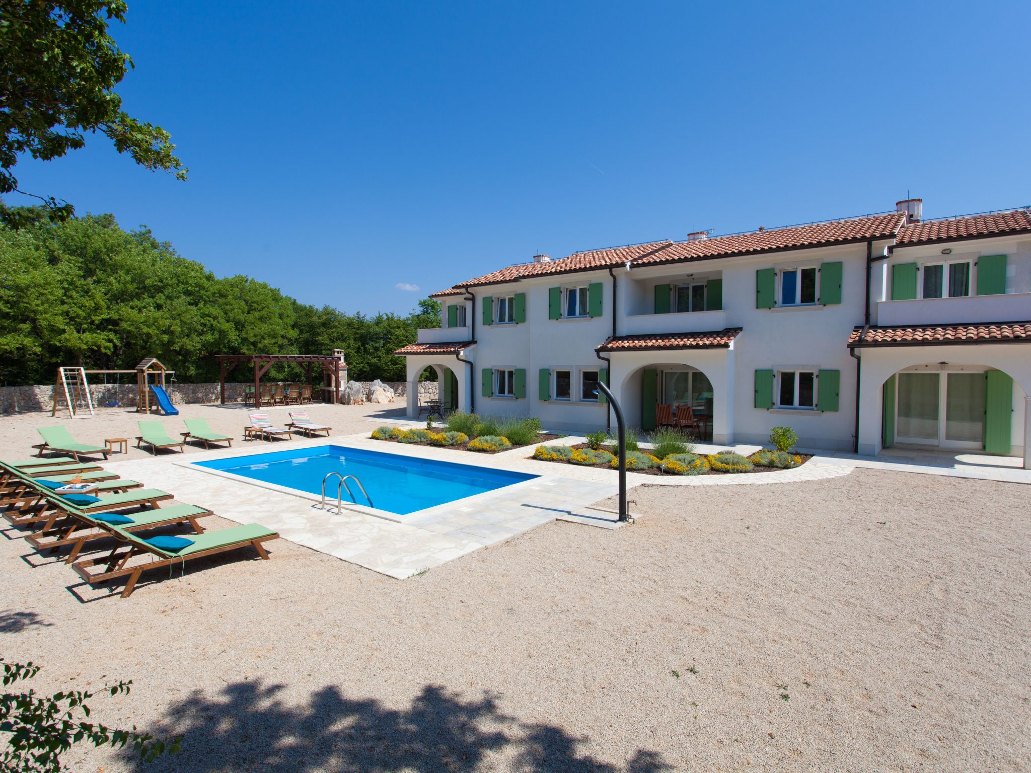 Luxuriöse Villa mit Pool inmitten der Natur-Image-tags.info