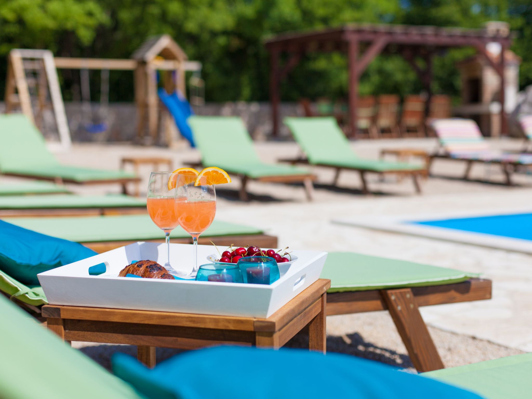 Luxuriöse Villa mit Pool inmitten der Natur-Image-tags.info