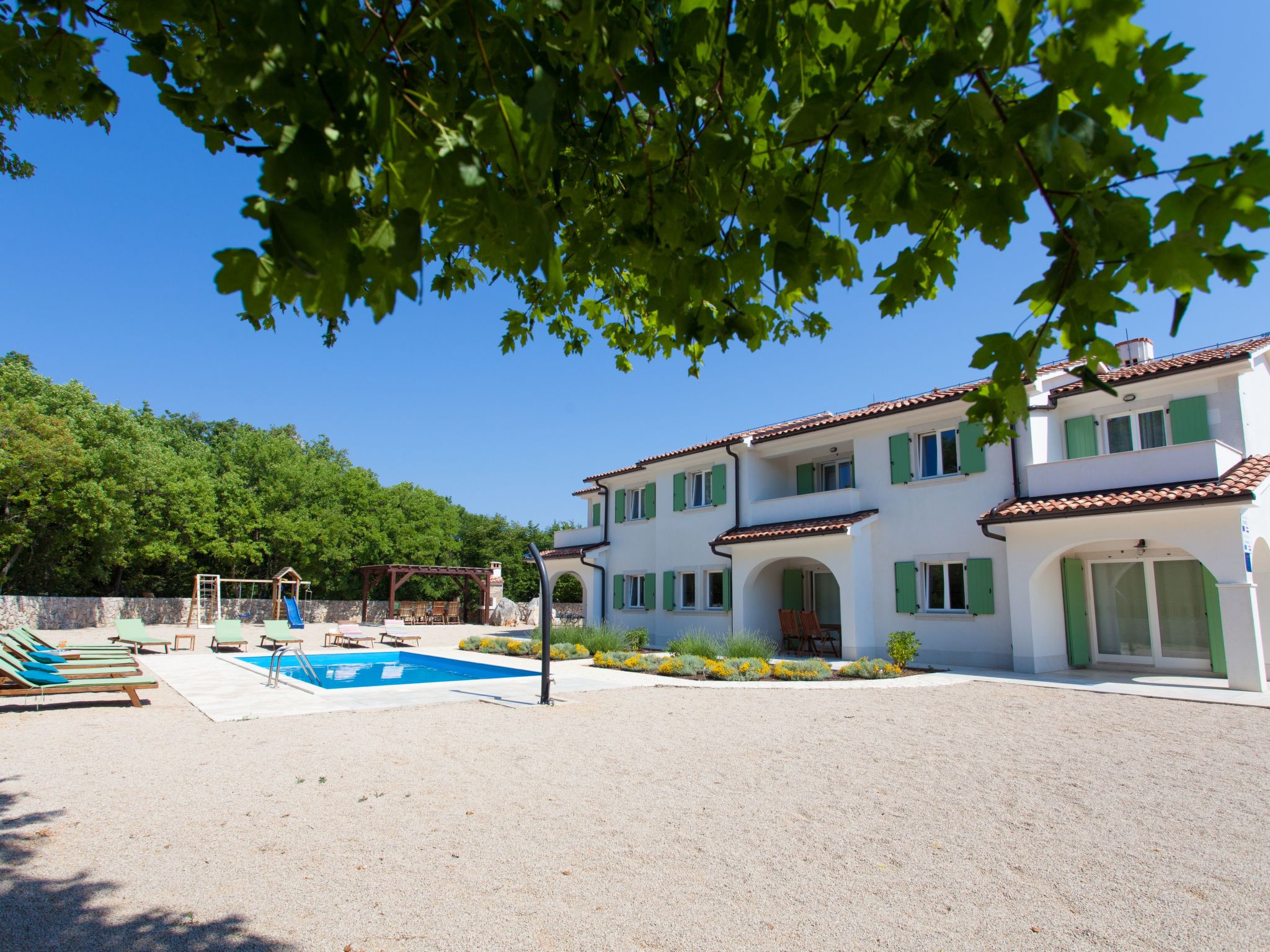 Luxuriöse Villa mit Pool inmitten der Natur-Image-tags.info