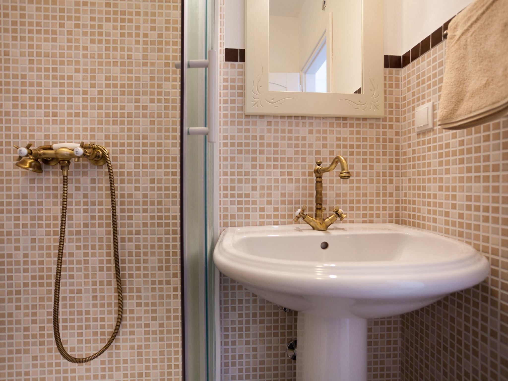 Luxuriöse Villa mit Pool inmitten der Natur-Image-tags.info