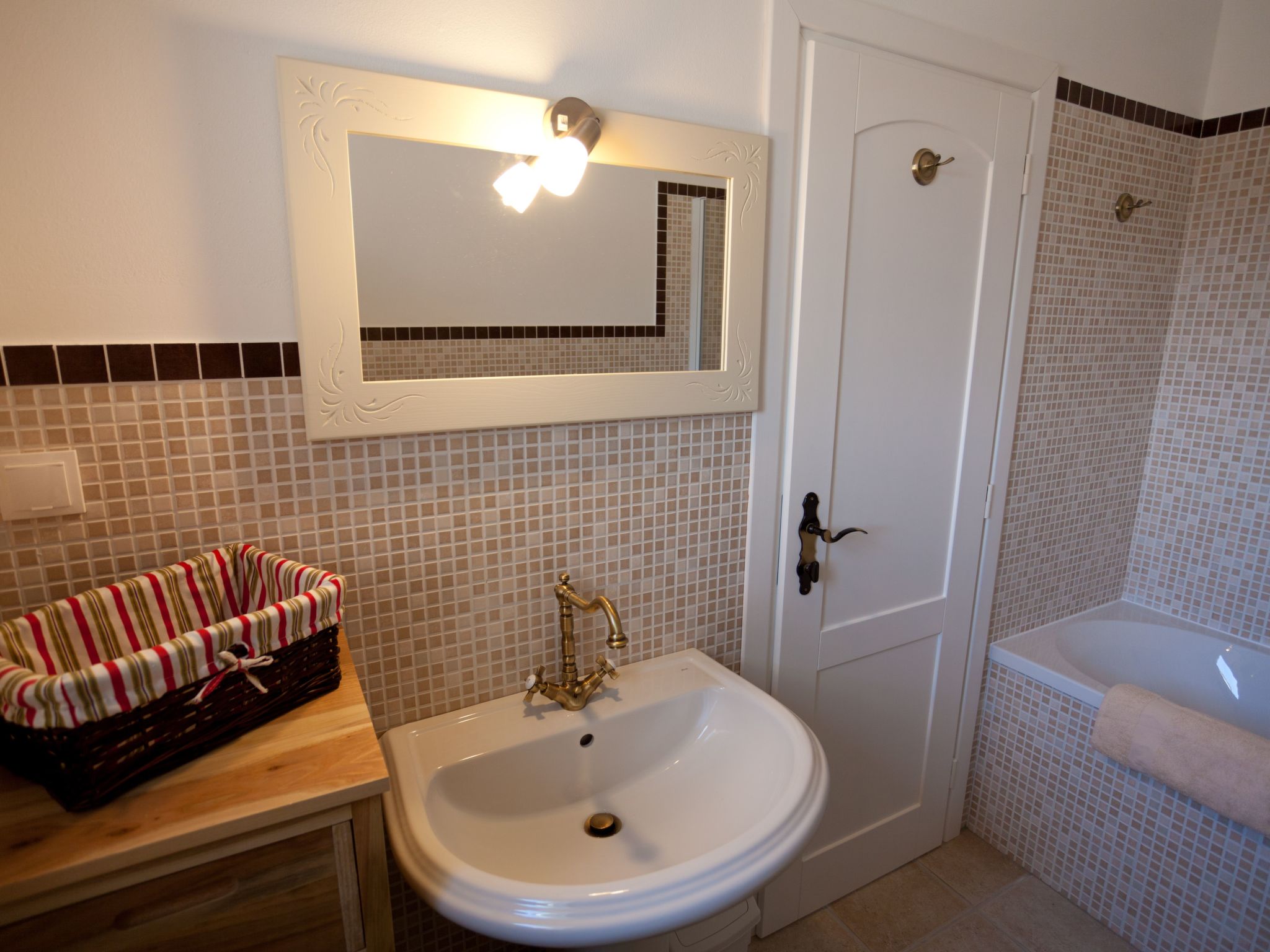 Luxuriöse Villa mit Pool inmitten der Natur-Image-tags.info