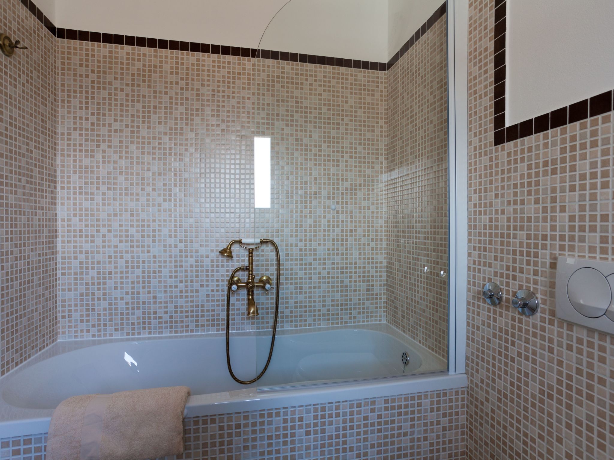 Luxuriöse Villa mit Pool inmitten der Natur-Image-tags.info