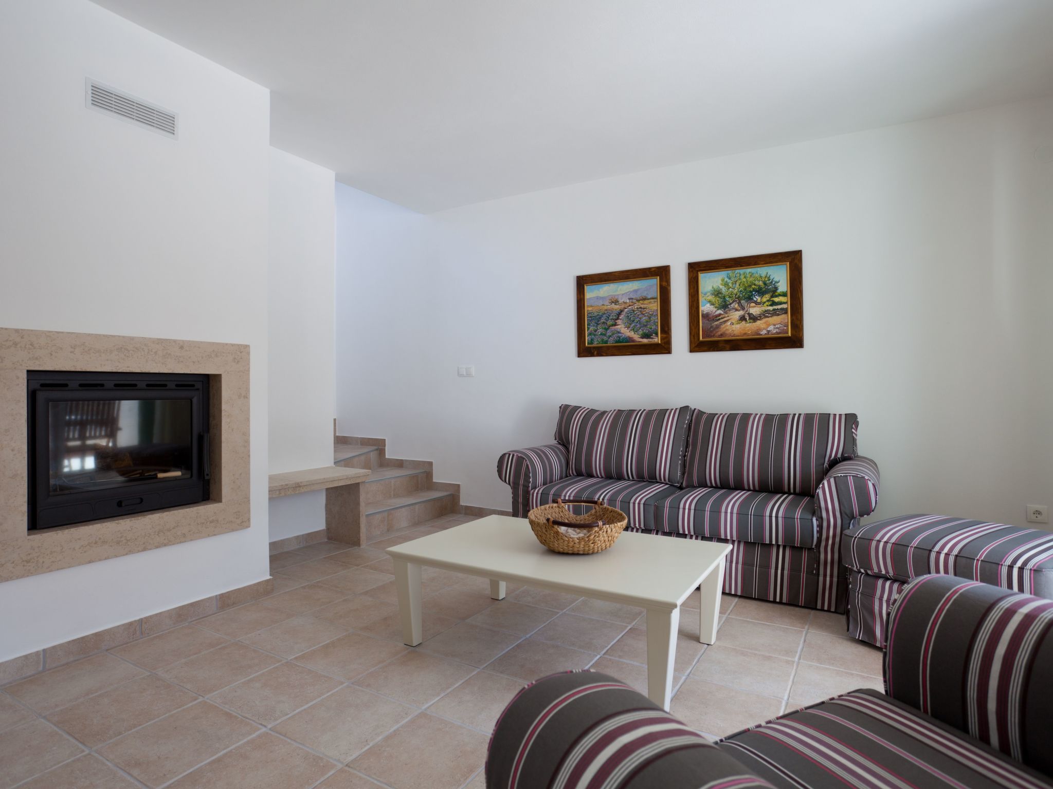 Luxuriöse Villa mit Pool inmitten der Natur-Image-tags.info