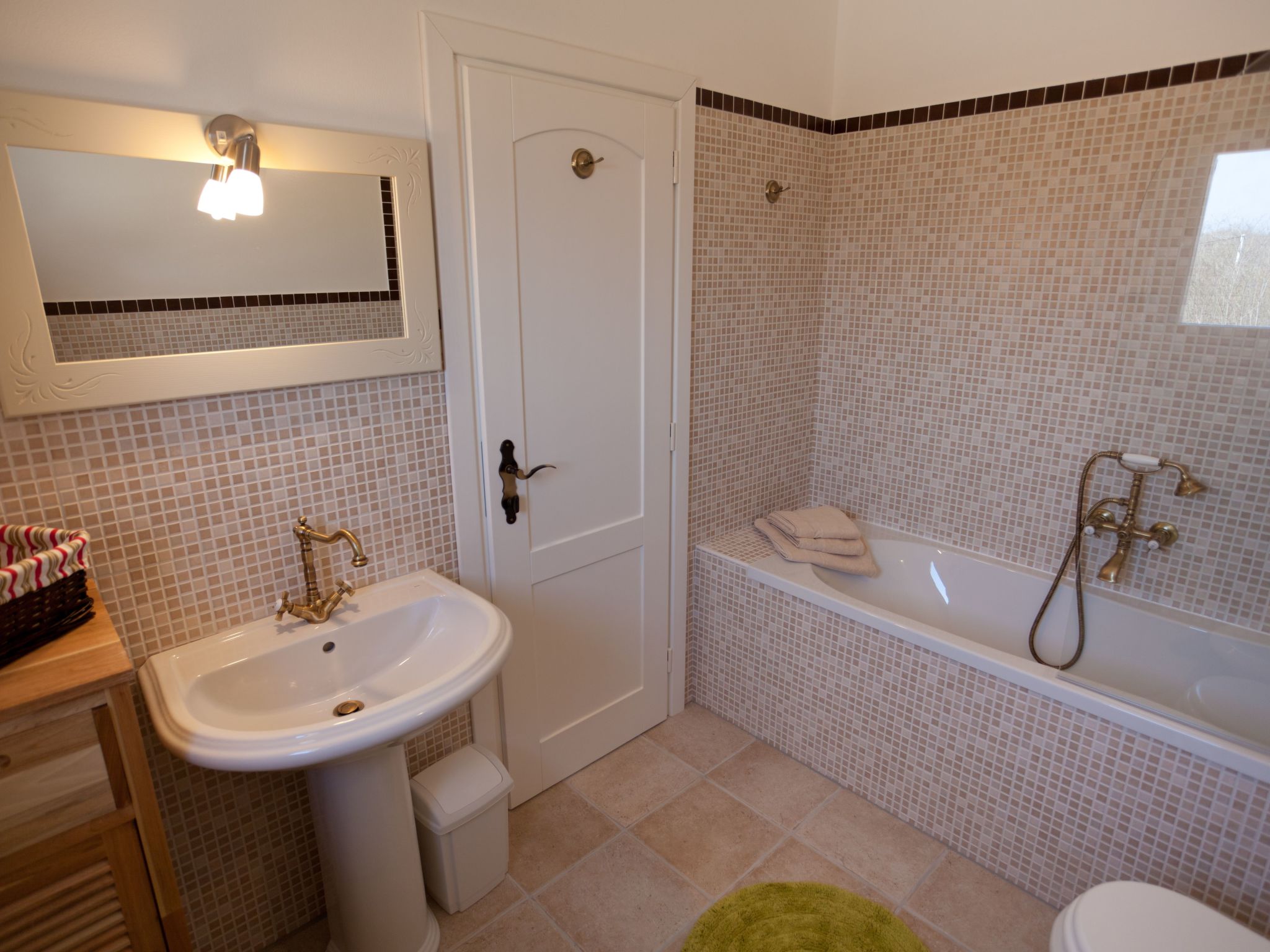 Luxuriöse Villa mit Pool inmitten der Natur-Image-tags.info