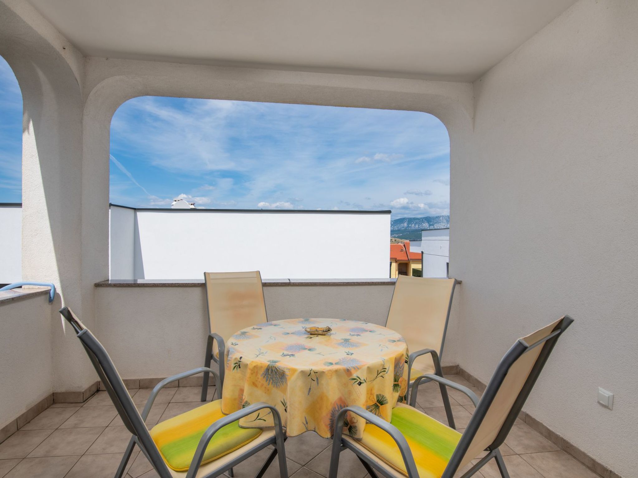 Mit Klimaanlage und Balkon-Binnen