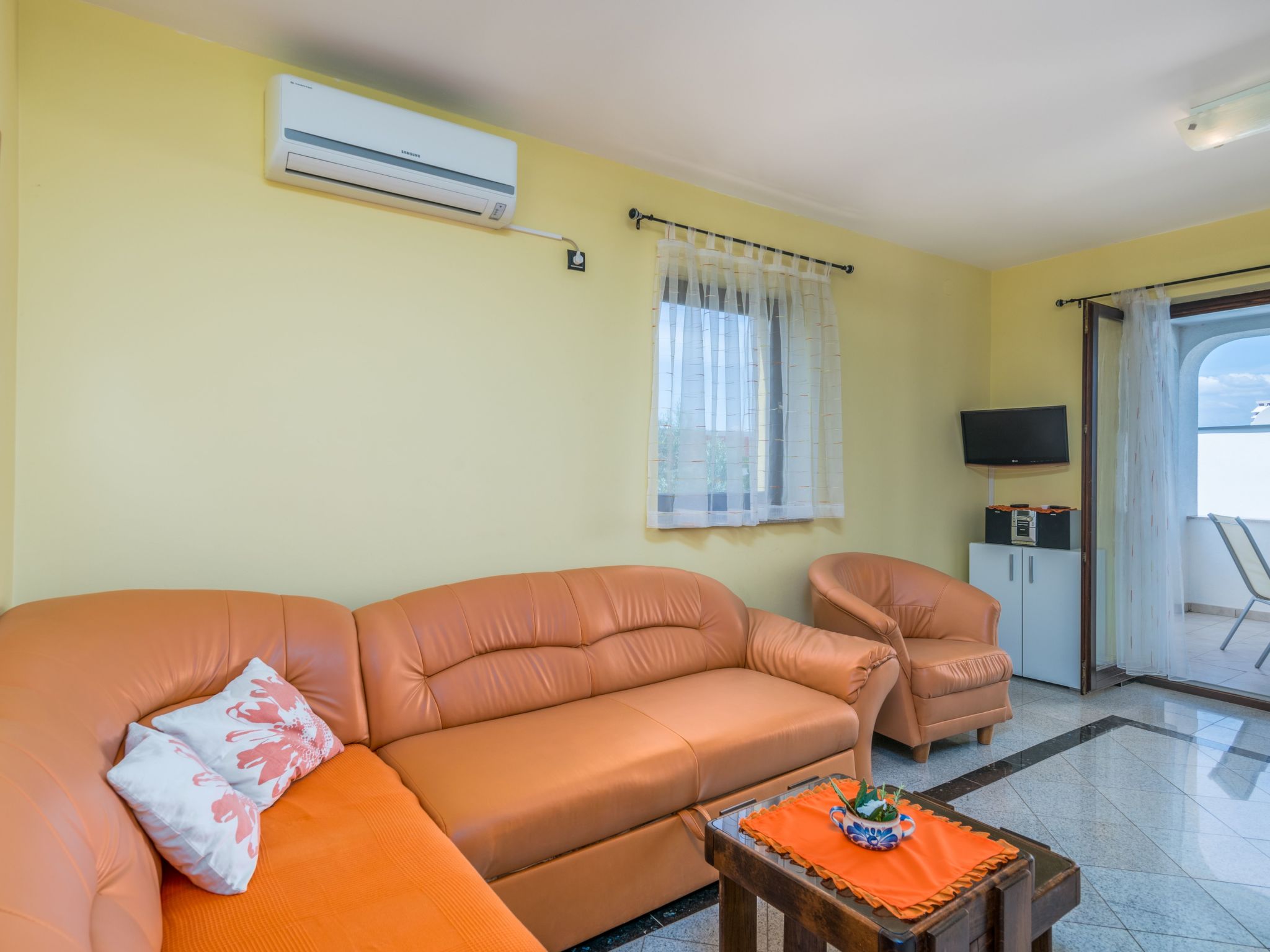 Mit Klimaanlage und Balkon-Binnen