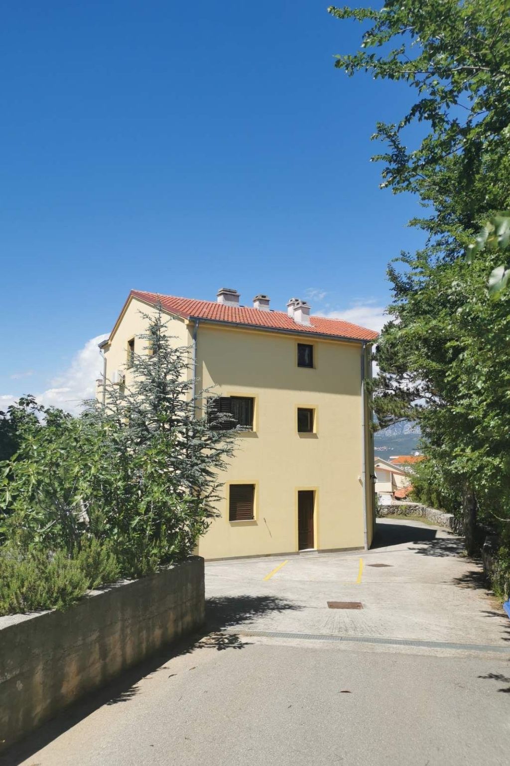 Mit Klimaanlage und Balkon-Binnen