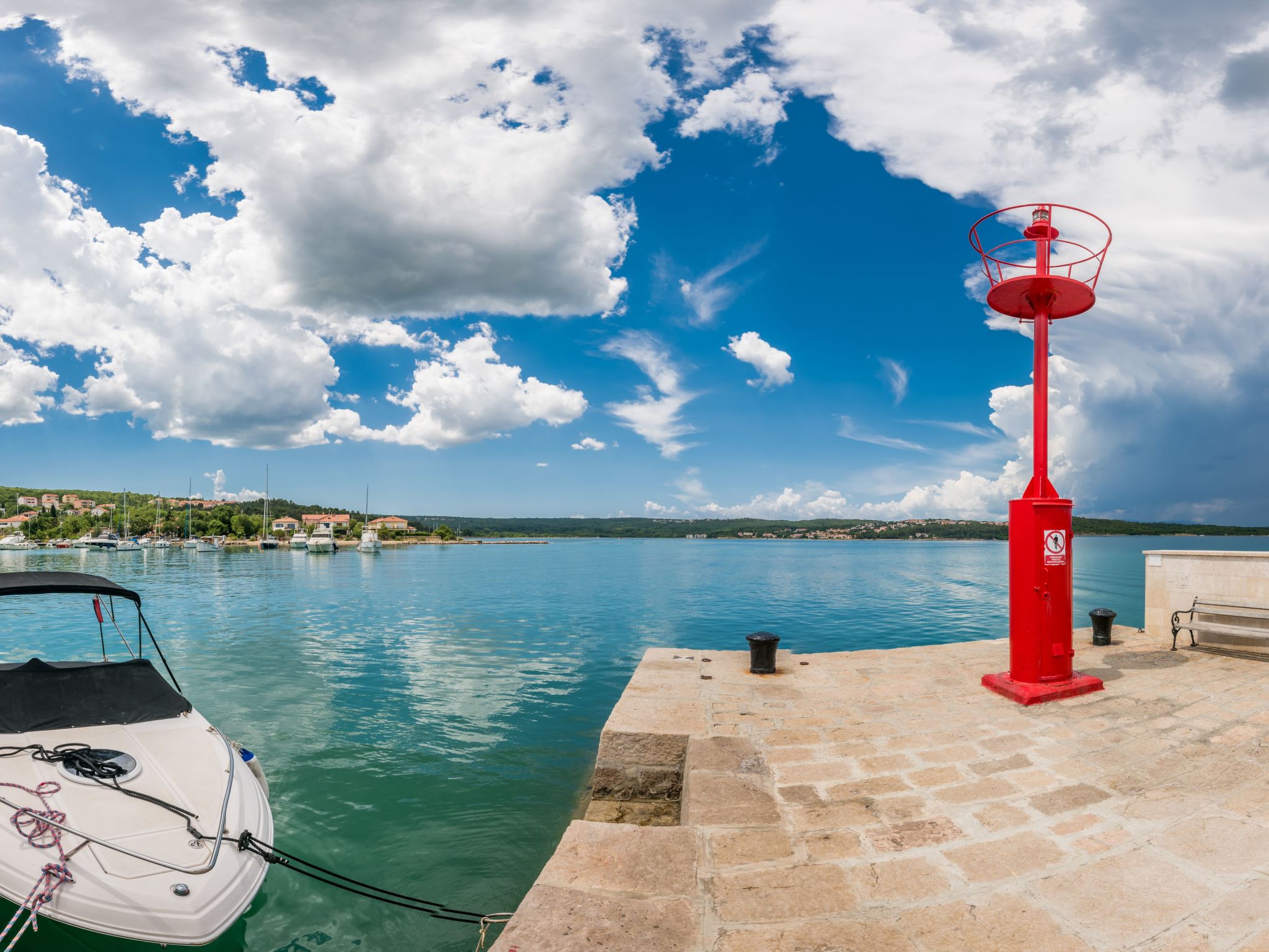 Mit Klimaanlage und Balkon-Binnen