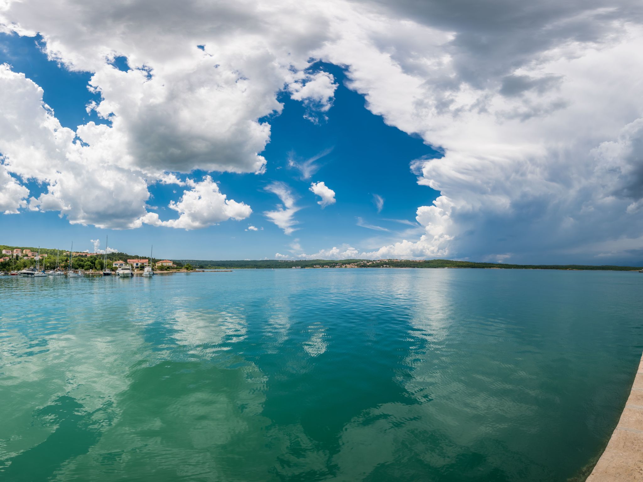 Mit Klimaanlage und Balkon-Binnen