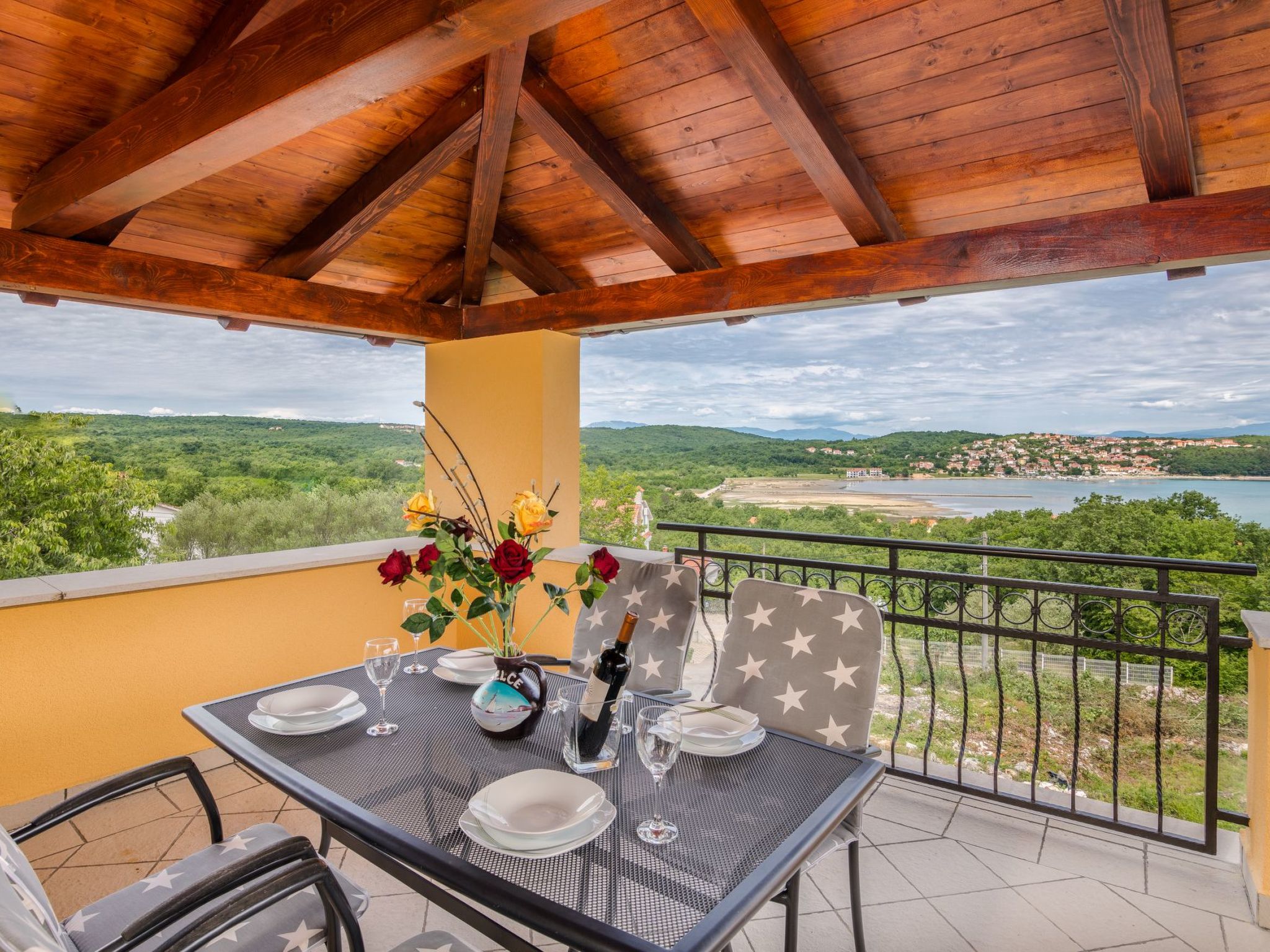 Appartement in Soline mit Großer Terrasse-Dedans