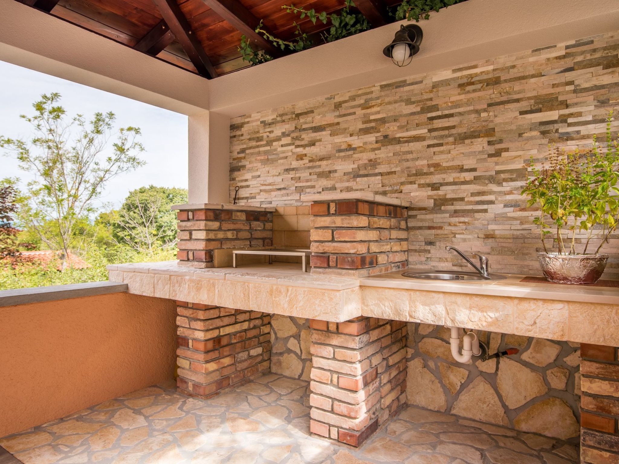 Appartement in Soline mit Großer Terrasse-Dedans