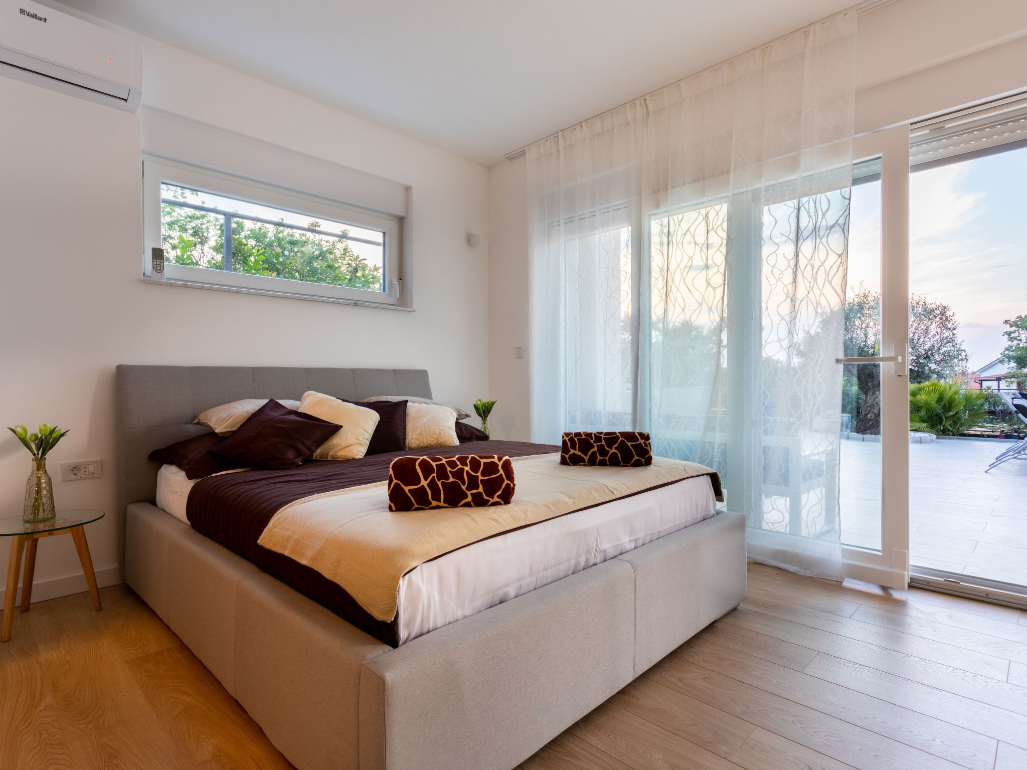 Villa Zara-Image-tags.info