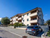 Medna B6: Fijn appartement vlakbij zee in Čižići, Krk - thumbnail 3