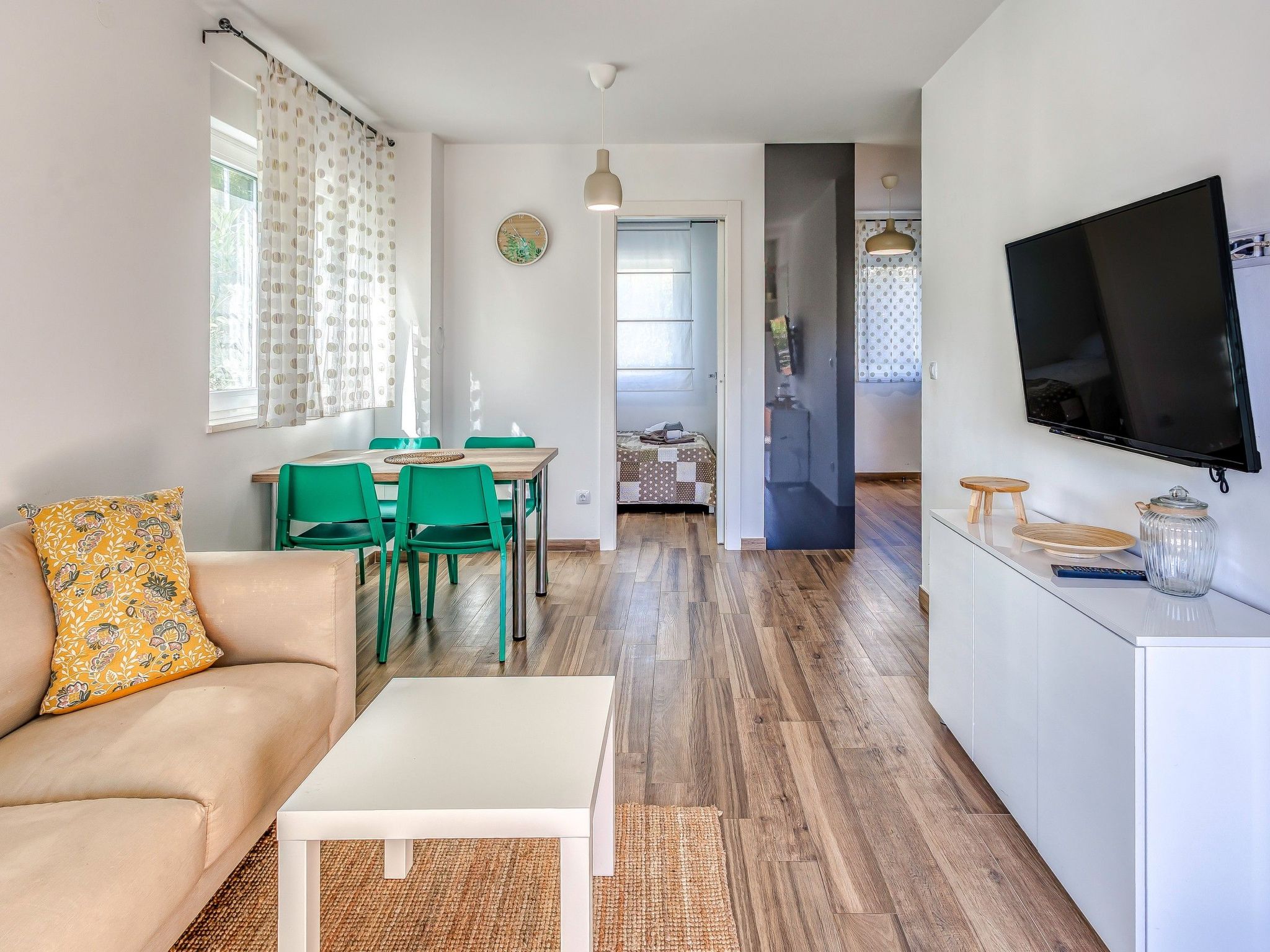 Medna B2-Image-tags.info