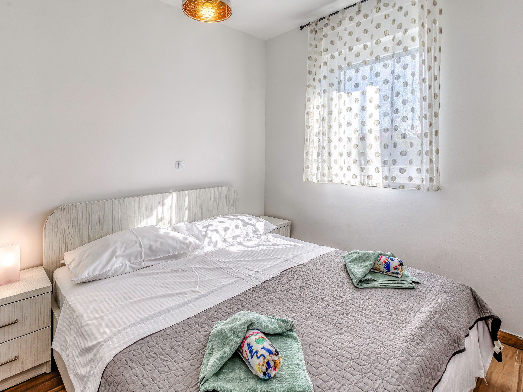 Medna B2-Image-tags.info