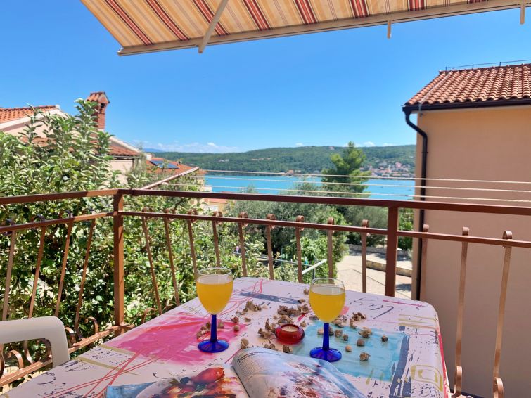 Vrijstaand appartement in het centrum van Čižići op Krk in Krk/Čižići