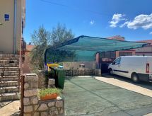 Vrijstaand appartement Santic op 450 meter van het strand in Čižići, Krk - thumbnail 5