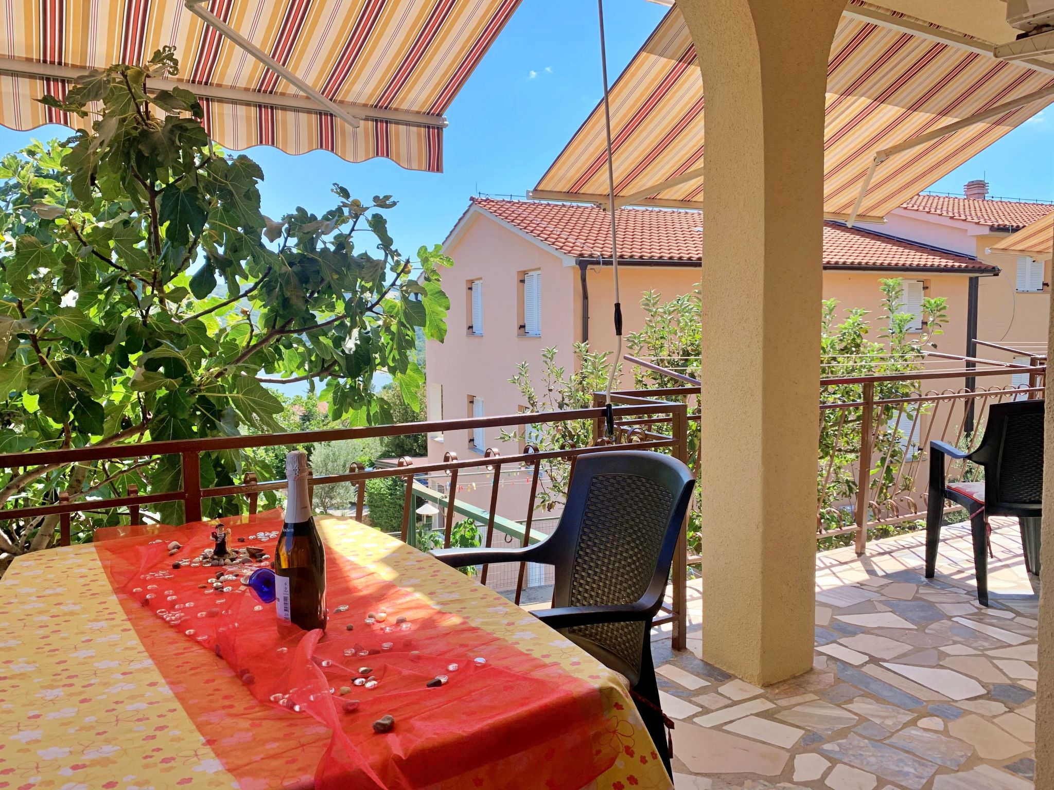 Apartment Santic-Dedans