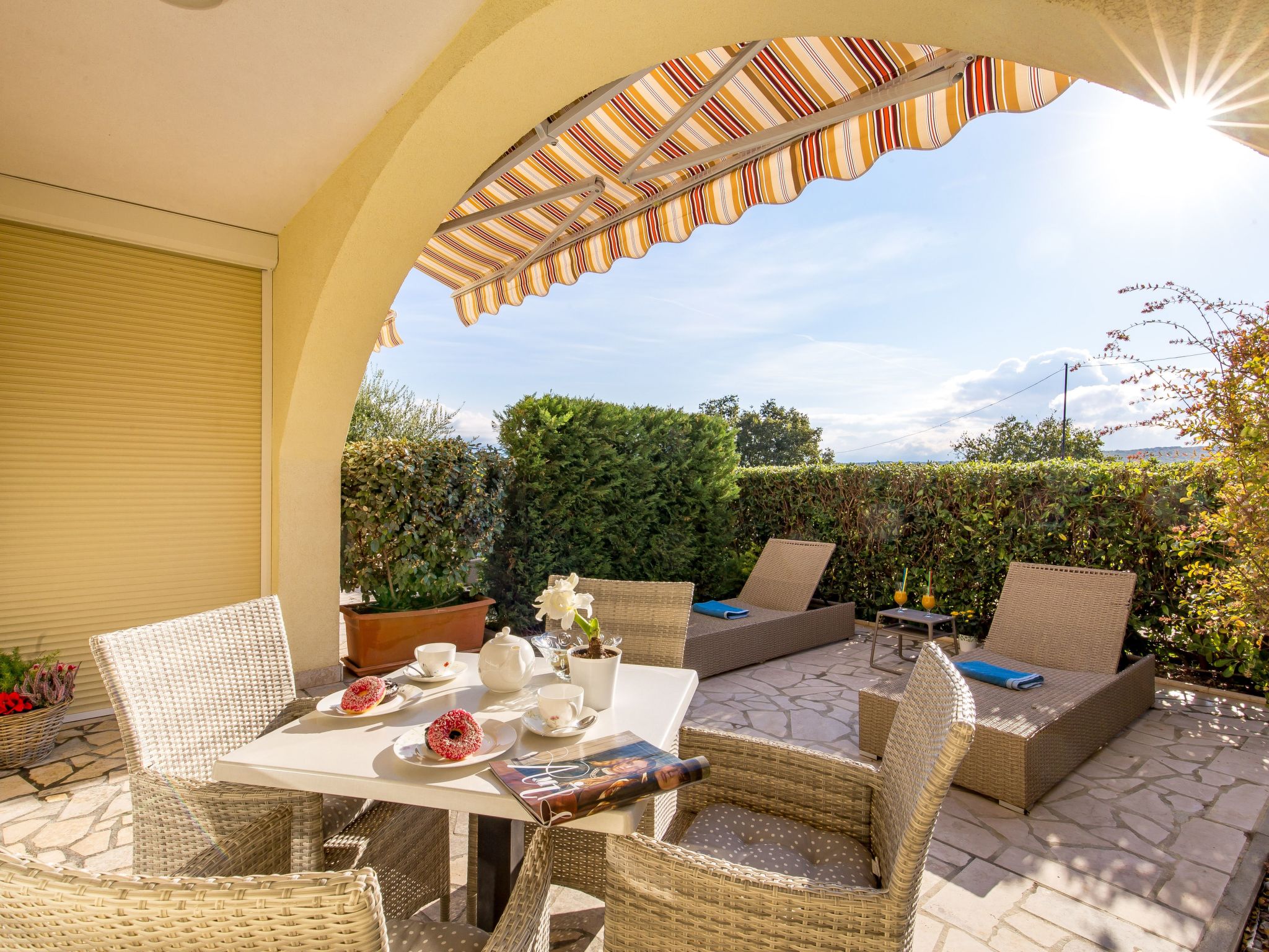 Moderne Wohnung im Erdgeschoss-Dehors