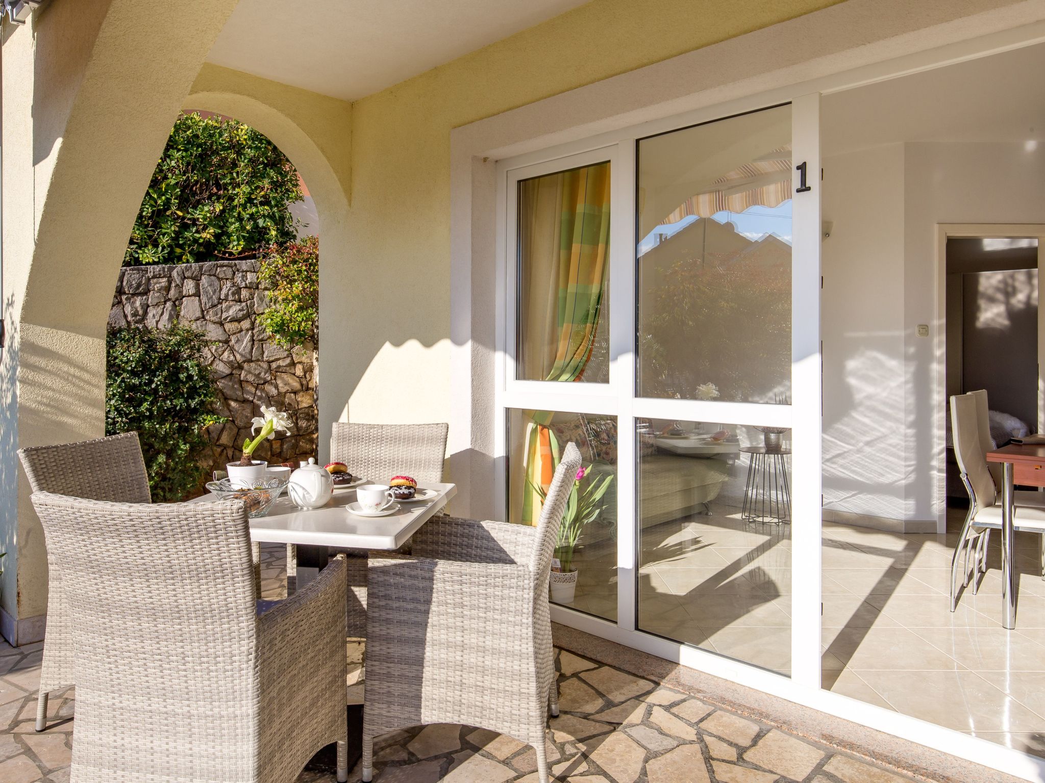 Moderne Wohnung im Erdgeschoss-Dedans