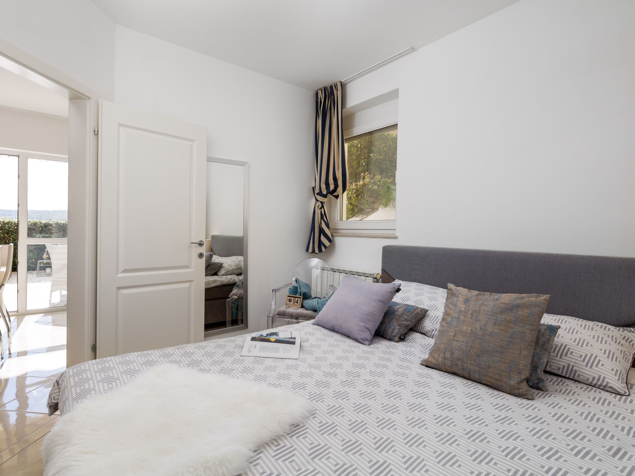 Moderne Wohnung im Erdgeschoss-Image-tags.info