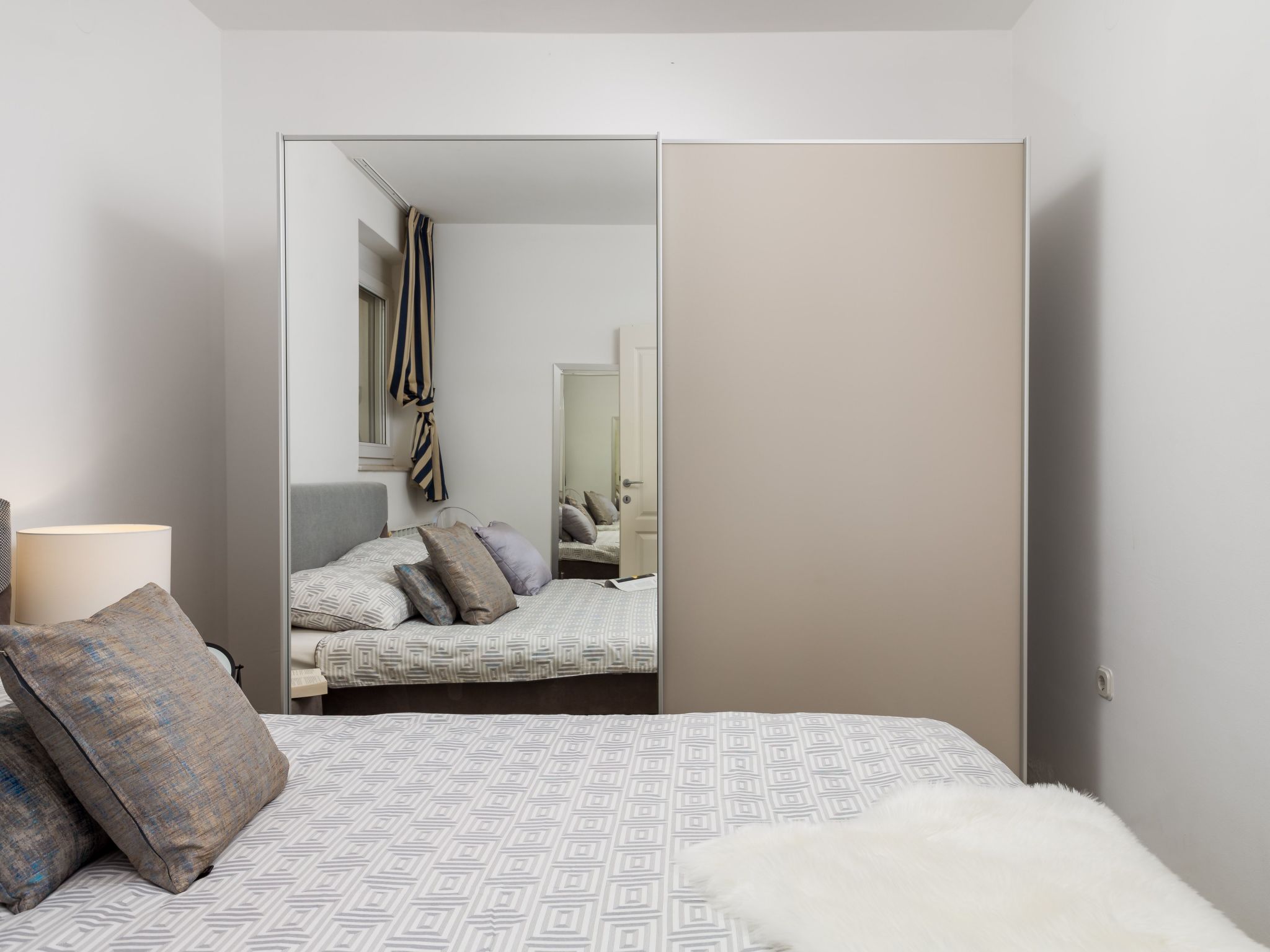 Moderne Wohnung im Erdgeschoss-Image-tags.info