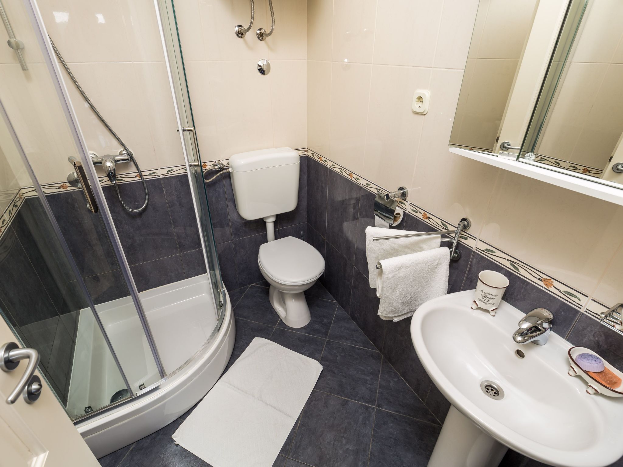 Moderne Wohnung im Erdgeschoss-Dedans